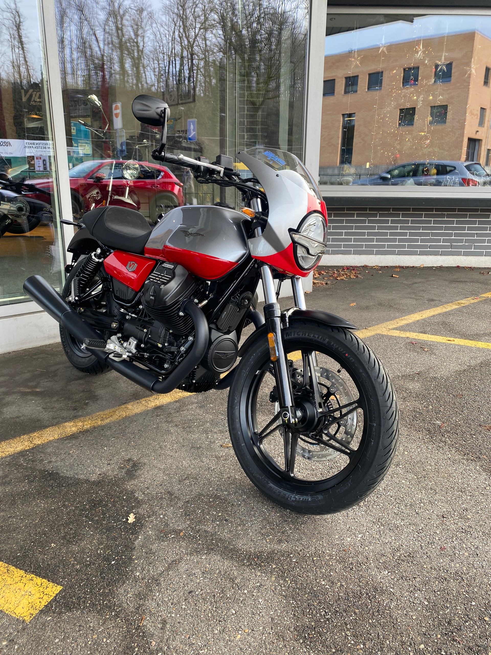 MOTO GUZZI V7/850 Stone Corsa-image-4