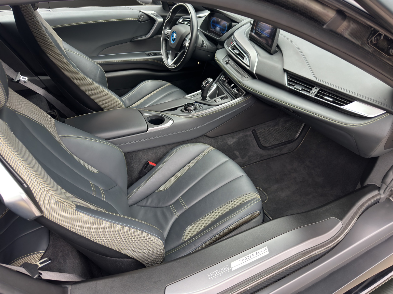BMW i8 Coupé-image-14