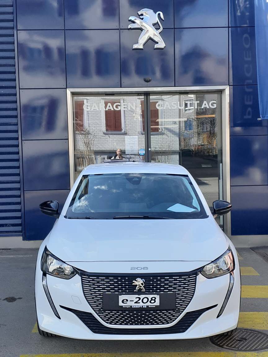 PEUGEOT 208 e-Active Pack-showroom-element-1