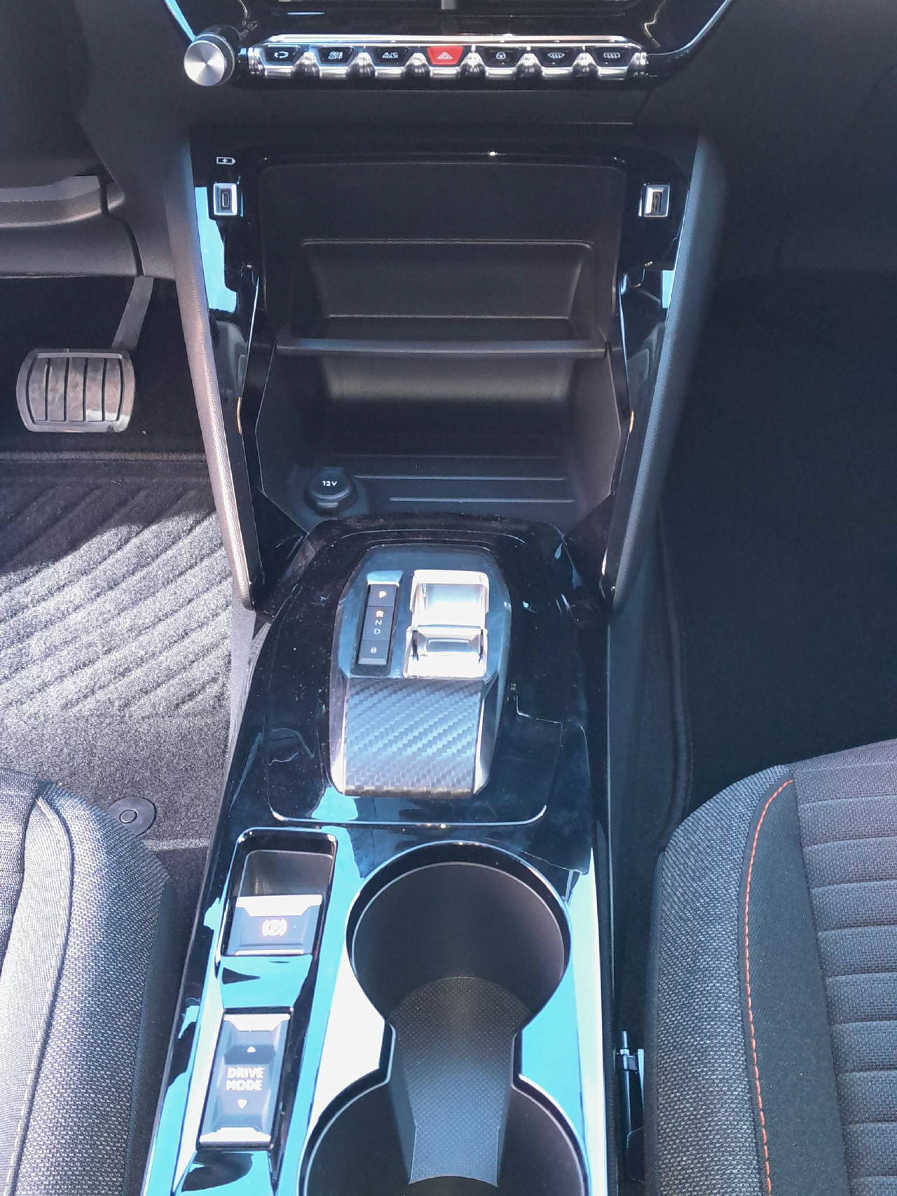 PEUGEOT 208 e-Active Pack-image-12