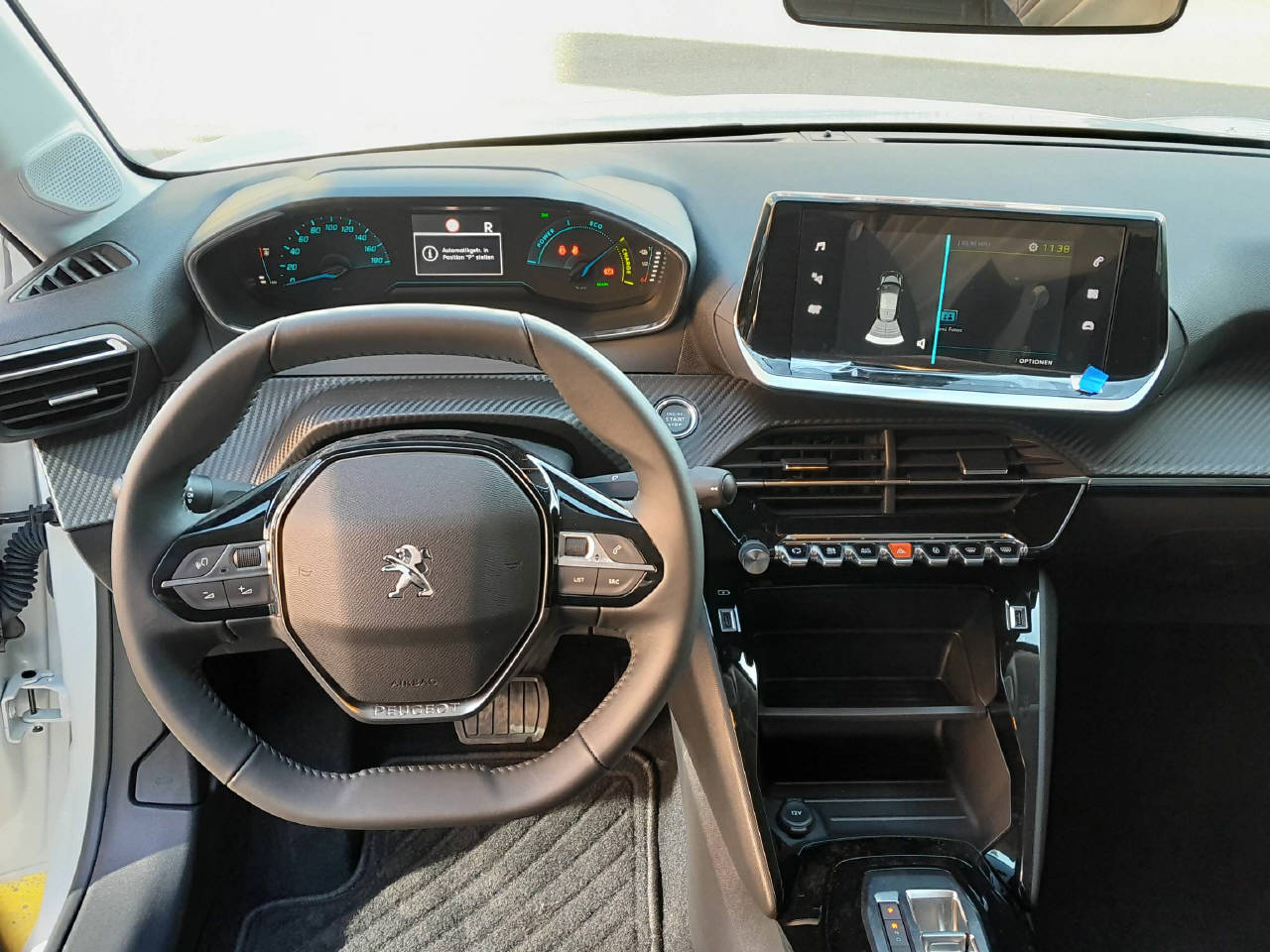 PEUGEOT 208 e-Active Pack-image-10