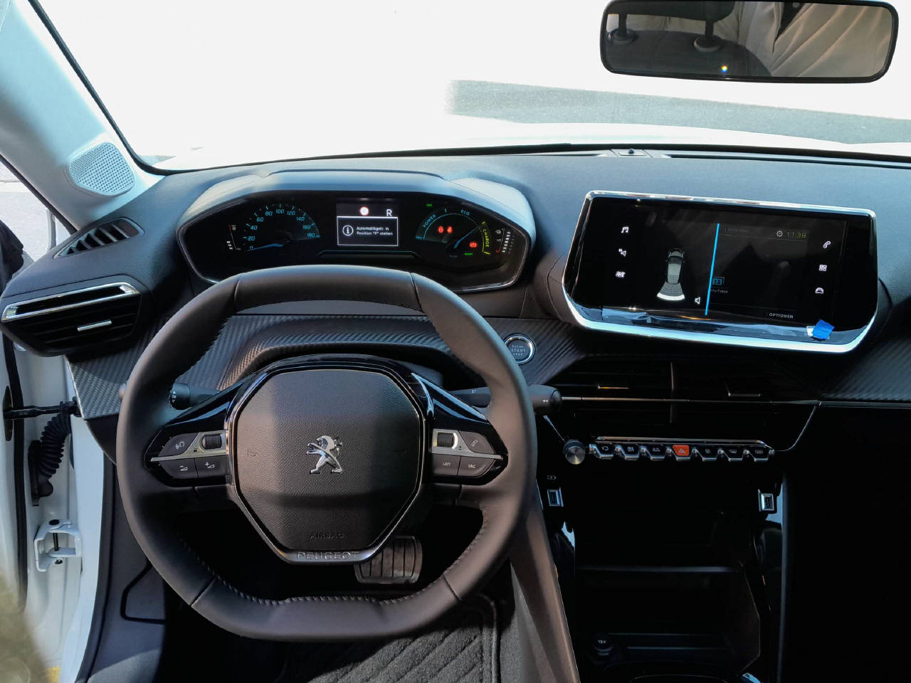 PEUGEOT 208 e-Active Pack-image-11