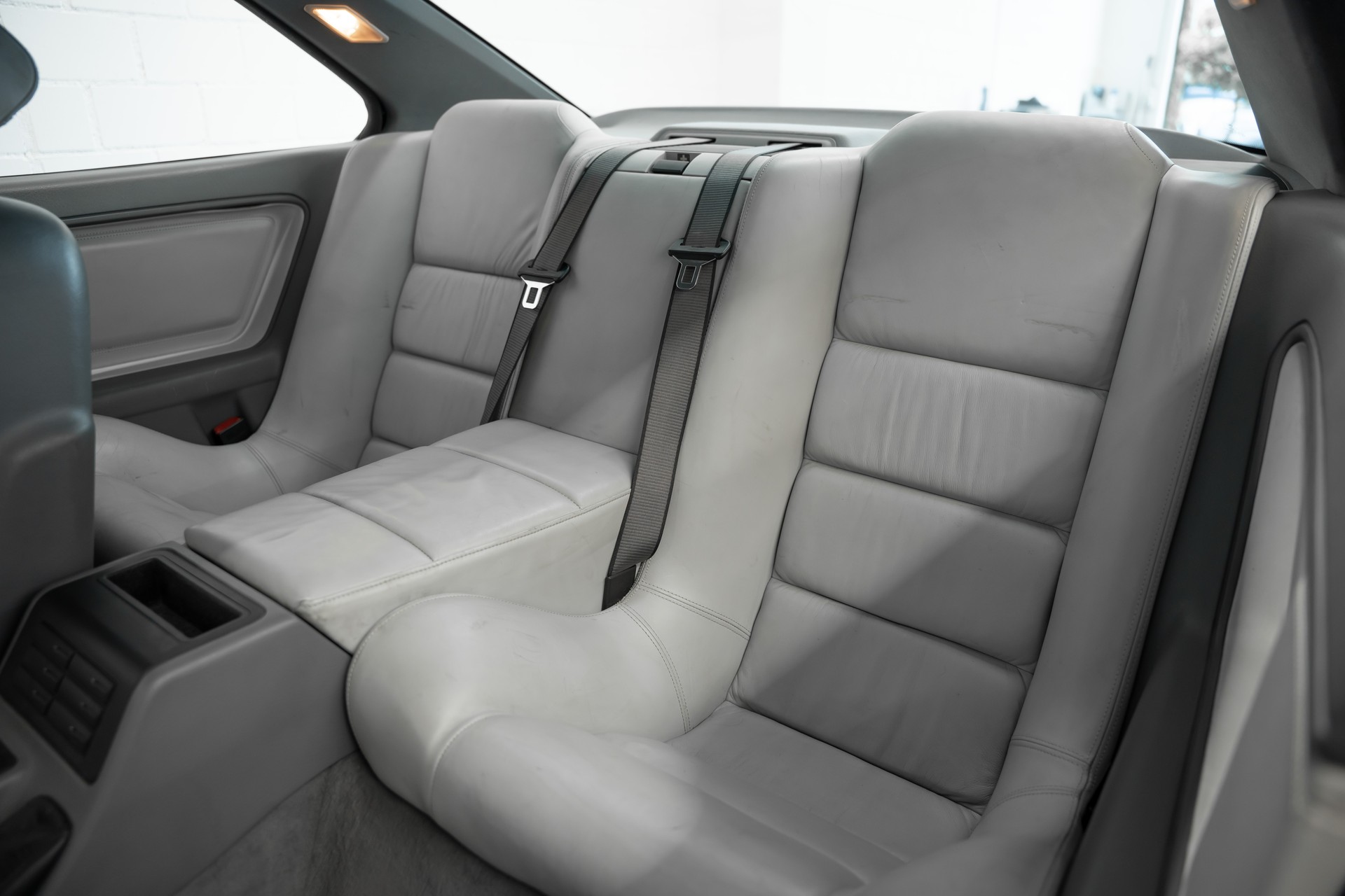 BMW 850i A-image-11