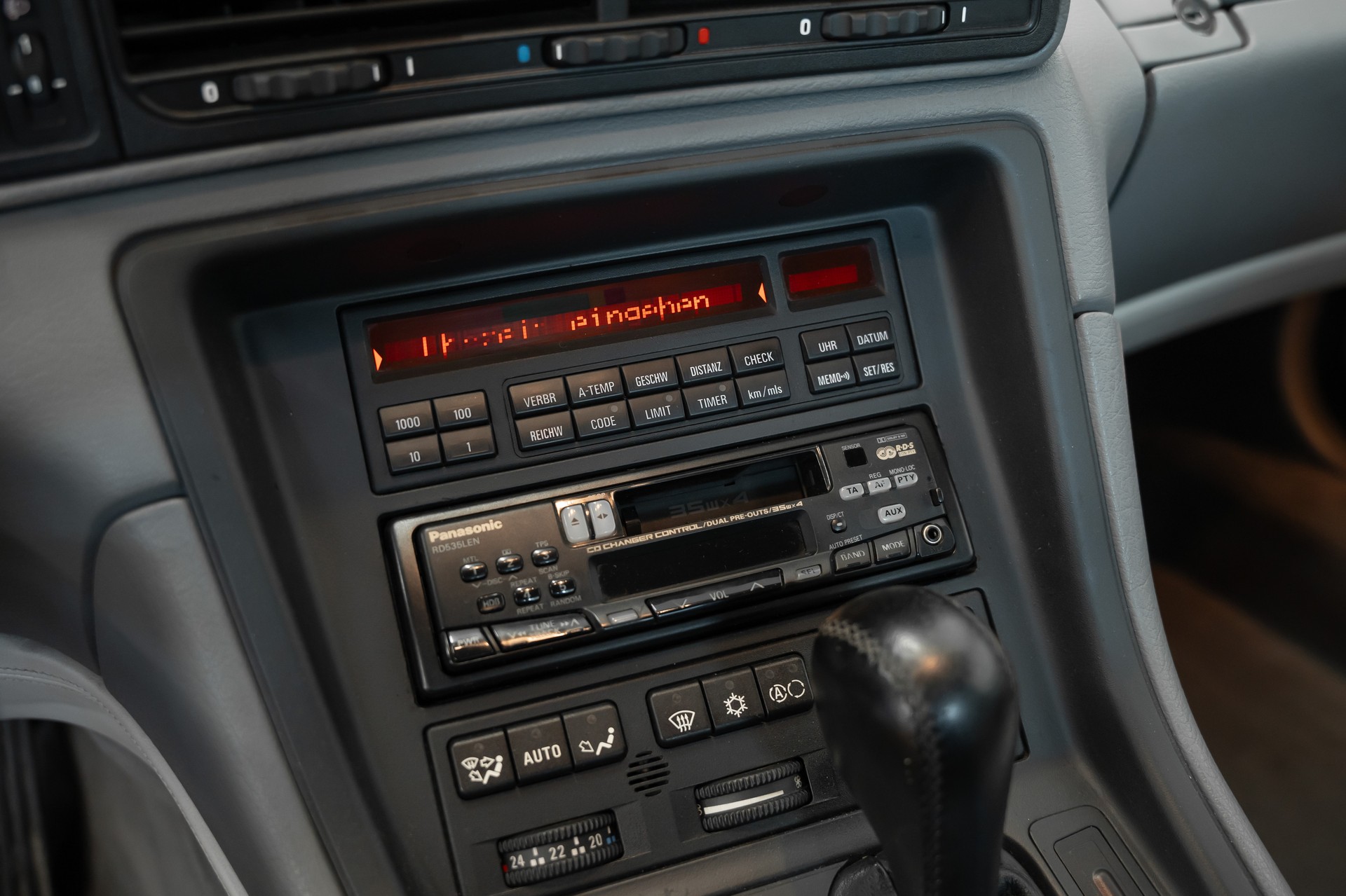 BMW 850i A-image-19