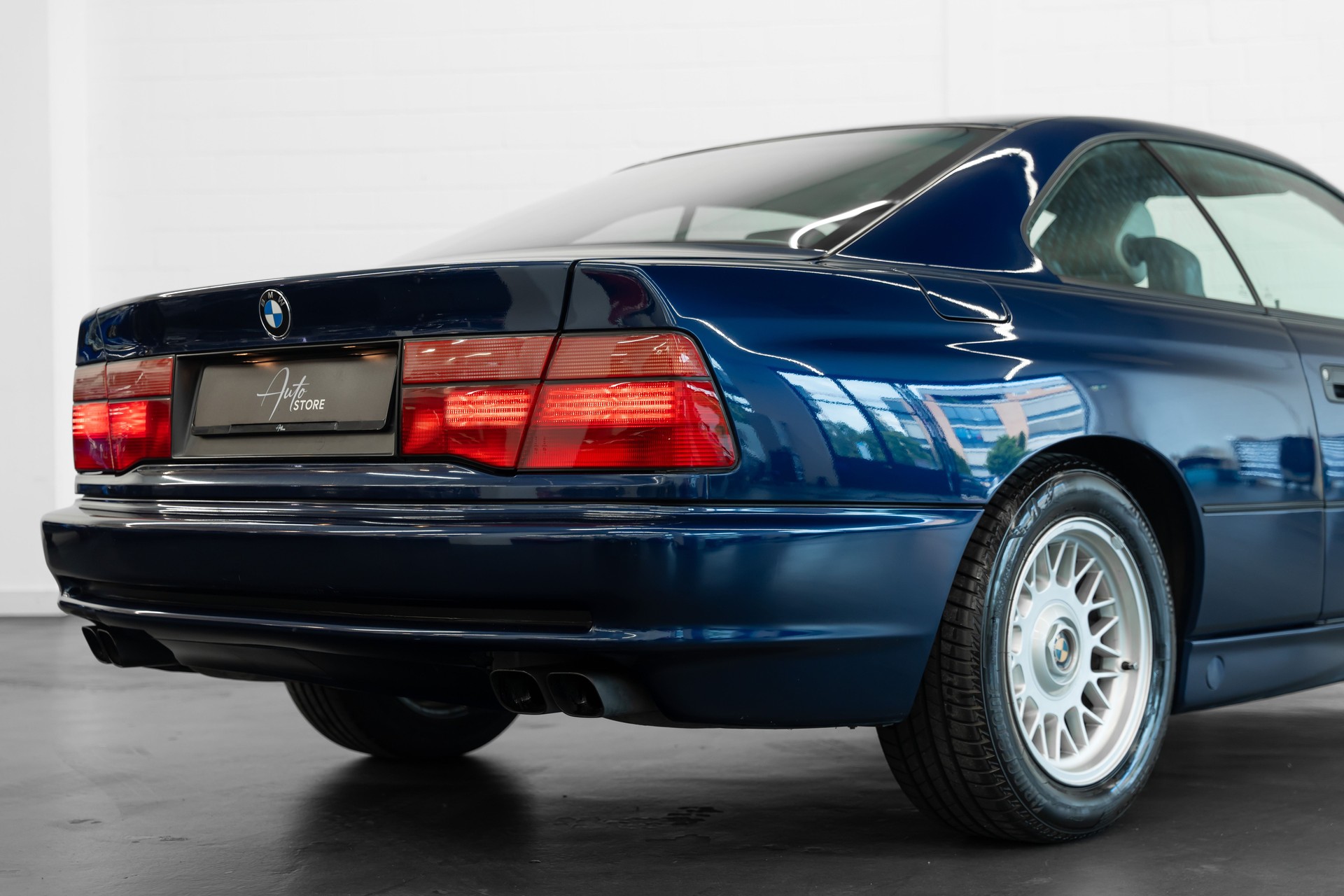 BMW 850i A-image-6