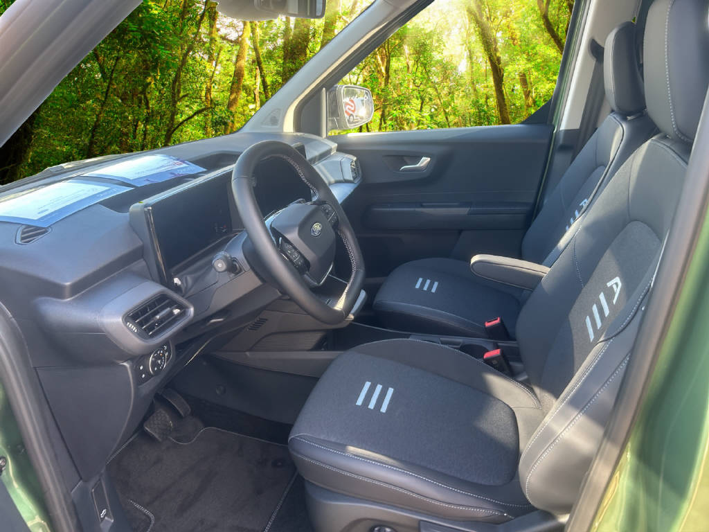 FORD E-Tourneo Courier Active-image-5