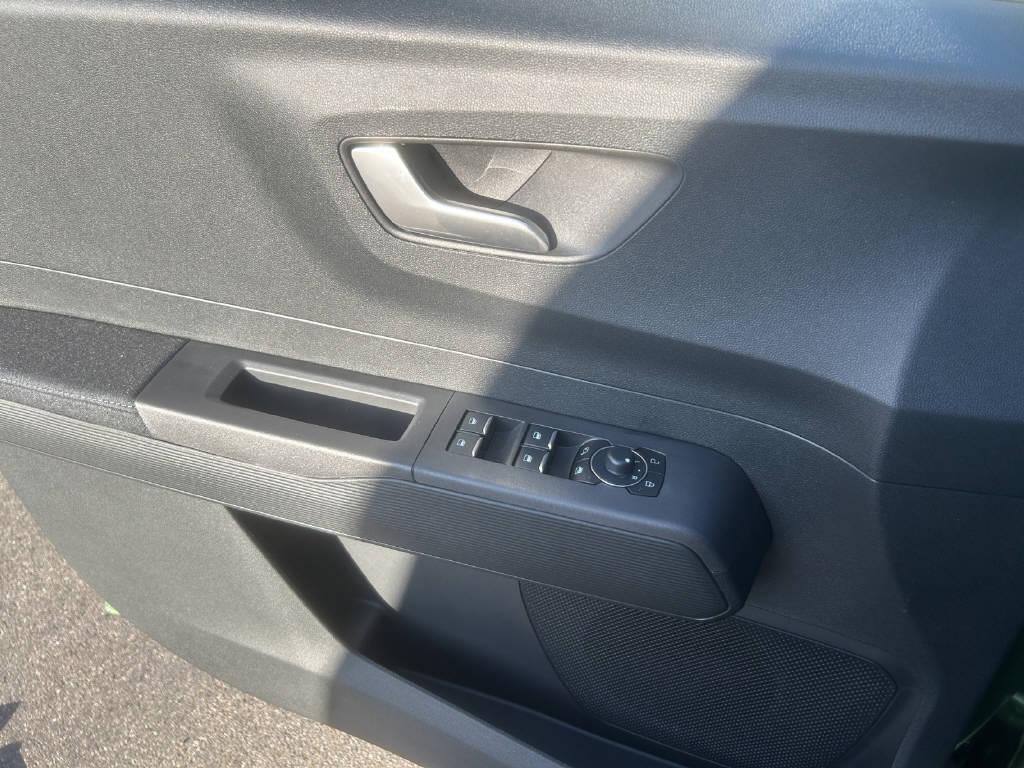 FORD E-Tourneo Courier Active-image-9
