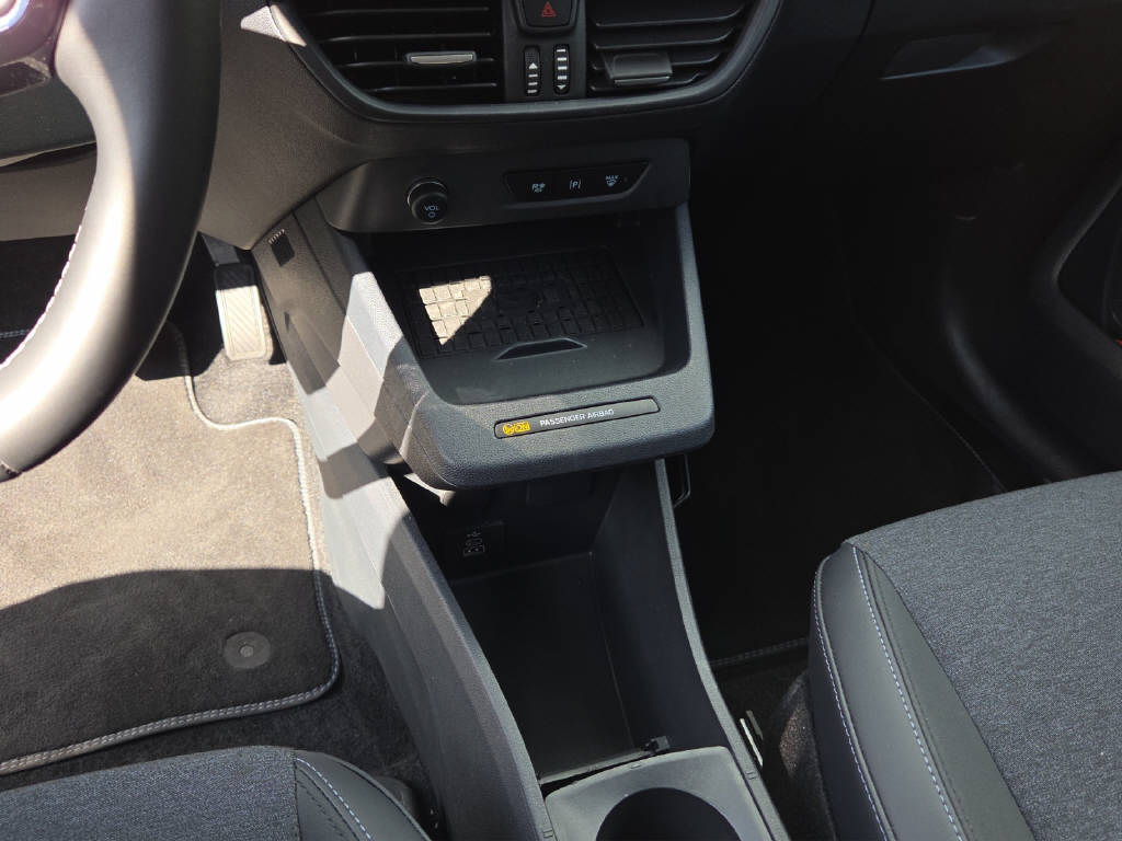 FORD E-Tourneo Courier Active-image-6