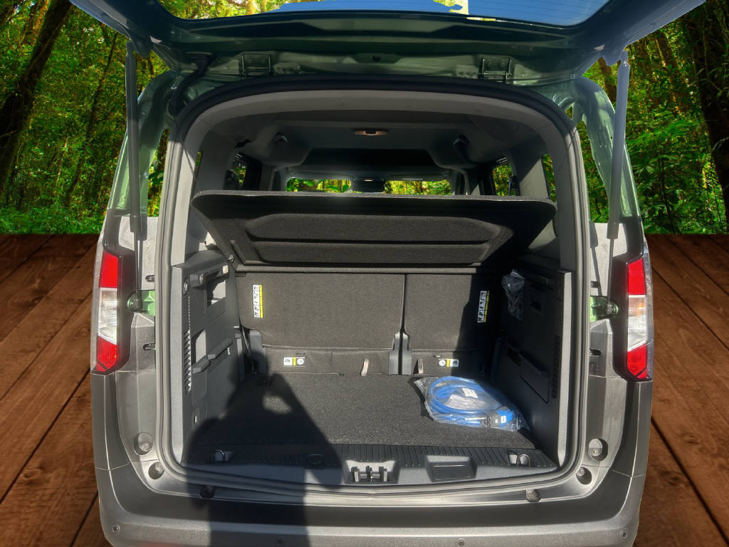 FORD E-Tourneo Courier Active-image-4