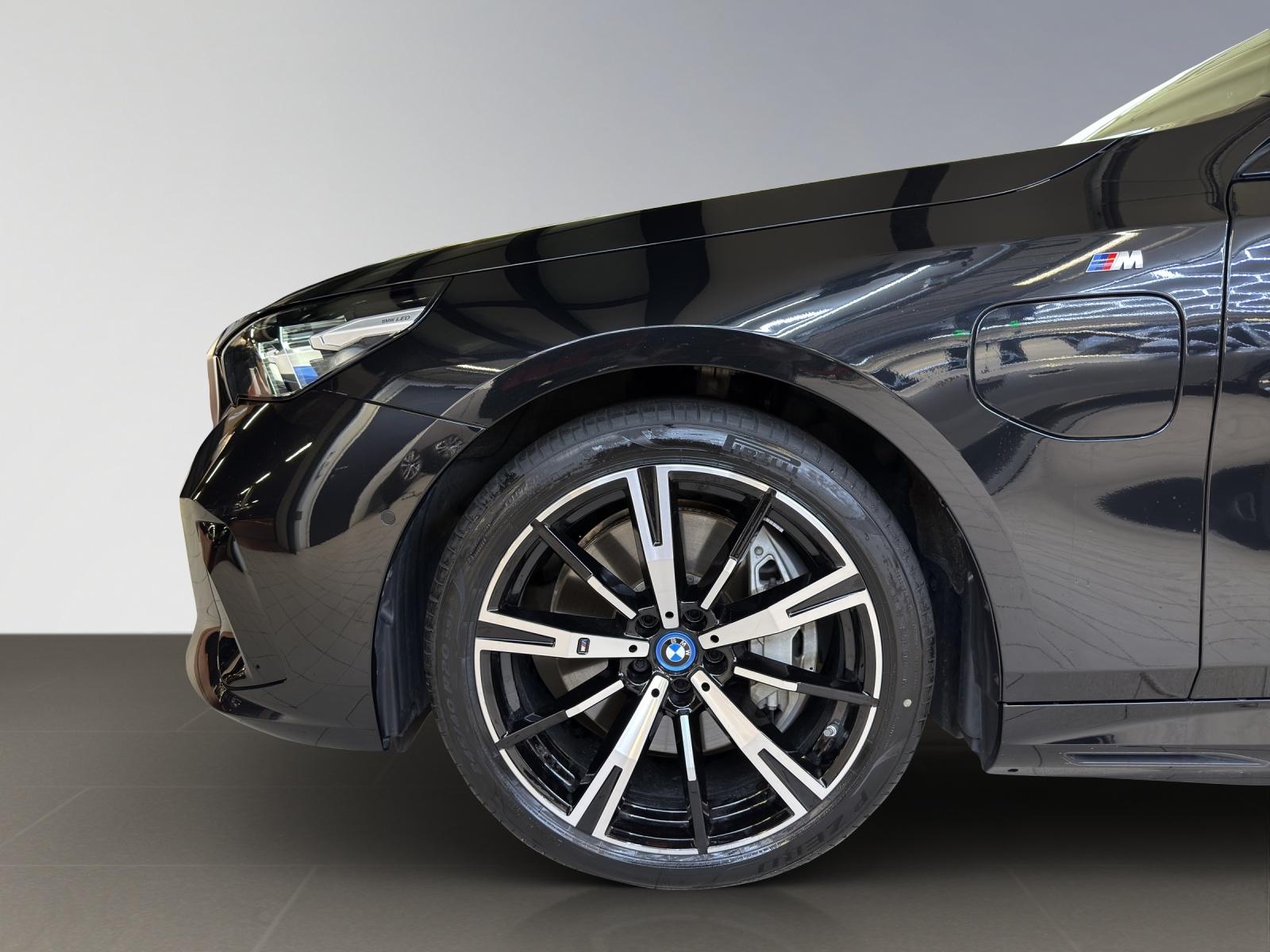BMW 550e xDrive M Sport-image-16