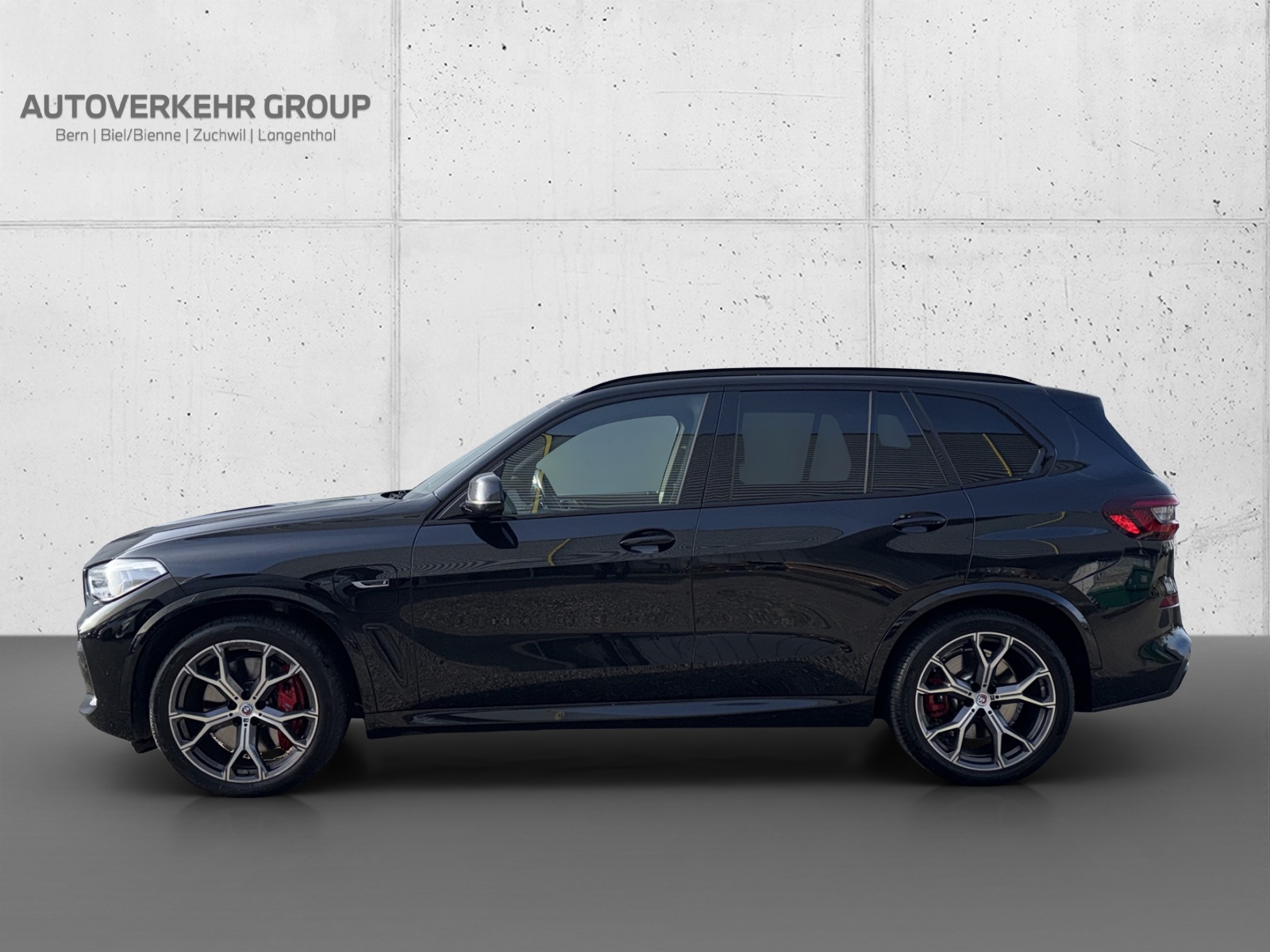 BMW X5 xDrive45e M Sport-showroom-element-2