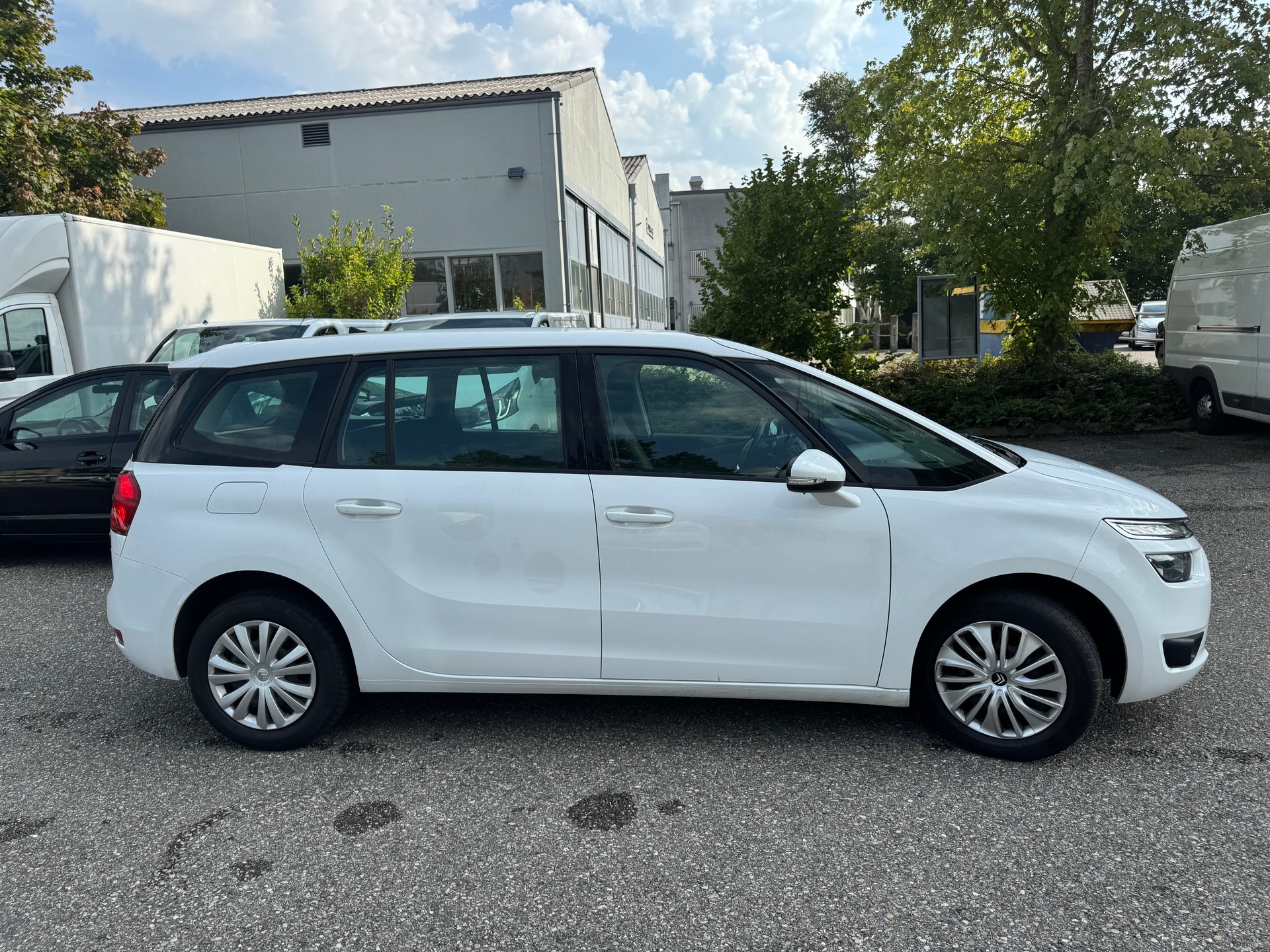 CITROEN Grand C4 Picasso 1.6 BlueHDi Séduction EAT6 * Teil-Leder * Navigation * Klima-auto * PDC H * Tempomat * Frisch Ab MFK-image-9
