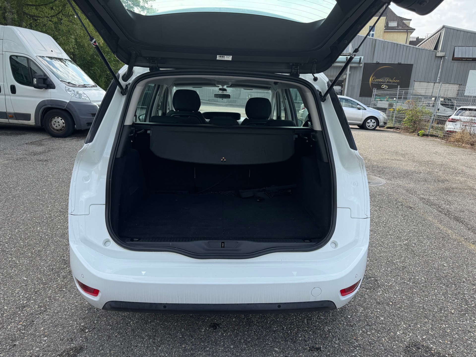 CITROEN Grand C4 Picasso 1.6 BlueHDi Séduction EAT6 * Teil-Leder * Navigation * Klima-auto * PDC H * Tempomat * Frisch Ab MFK-image-12