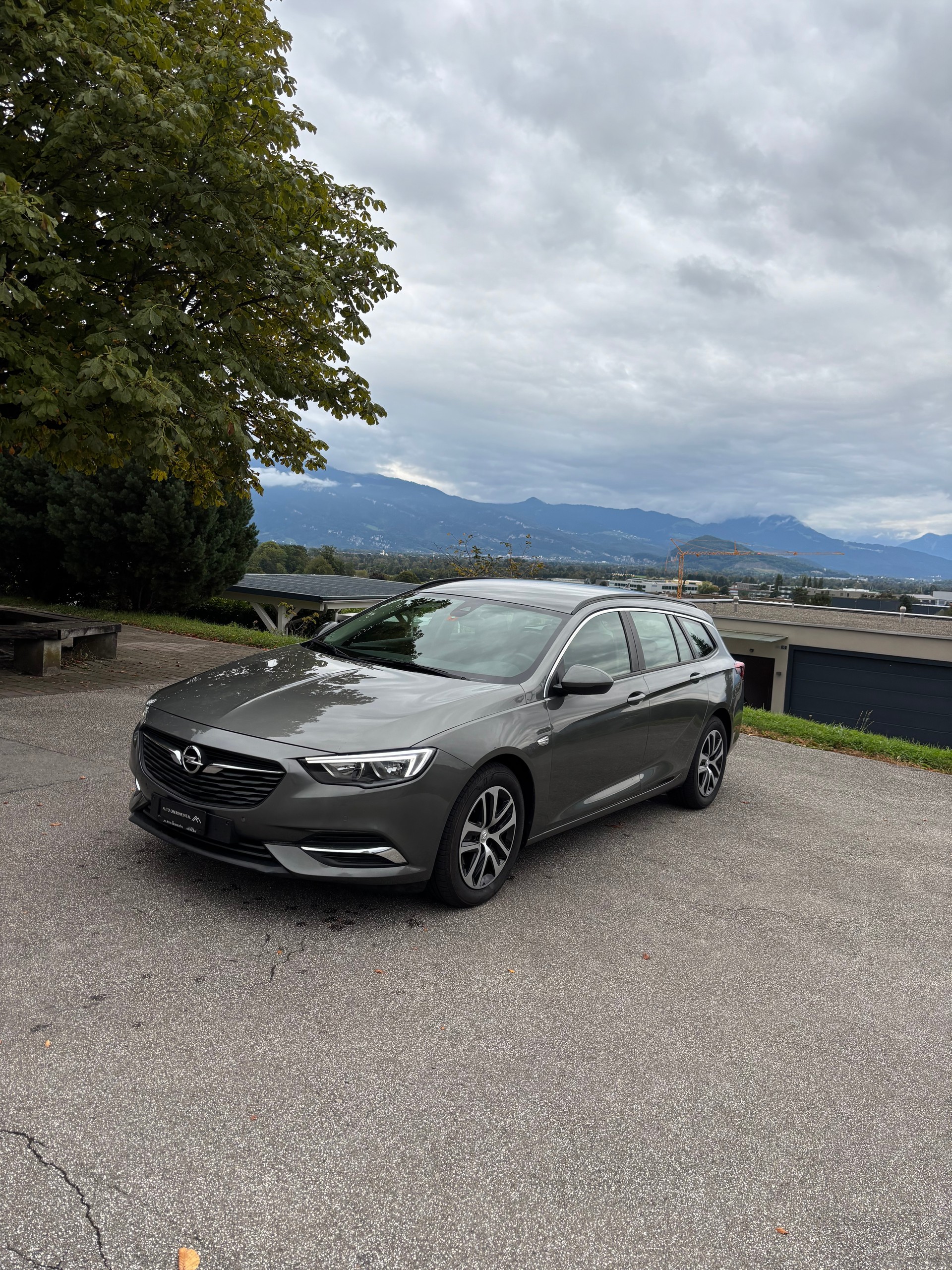 OPEL Insignia 1.5 T Sports Tourer Edition Automatic-image-2
