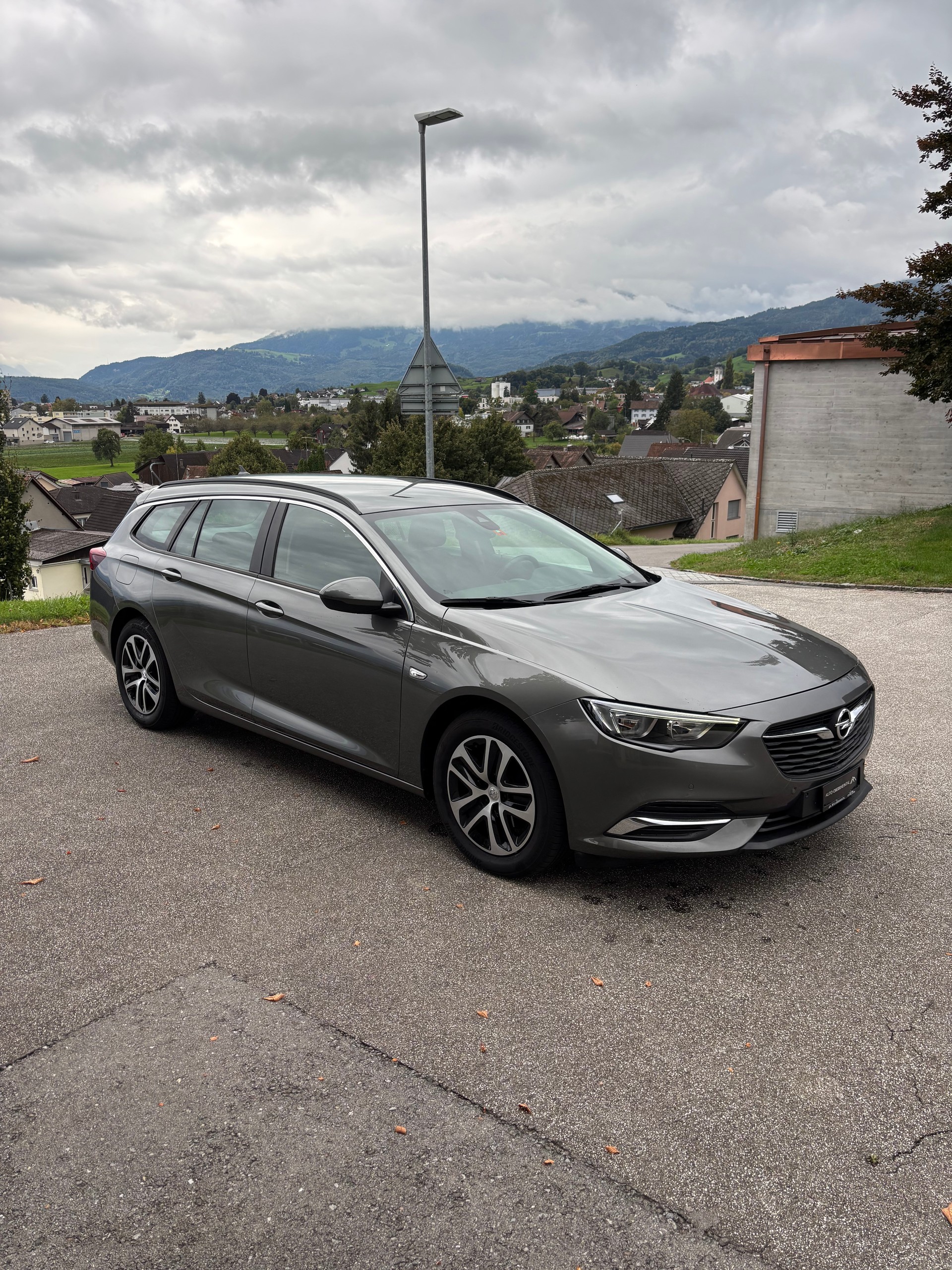 OPEL Insignia 1.5 T Sports Tourer Edition Automatic-image-11