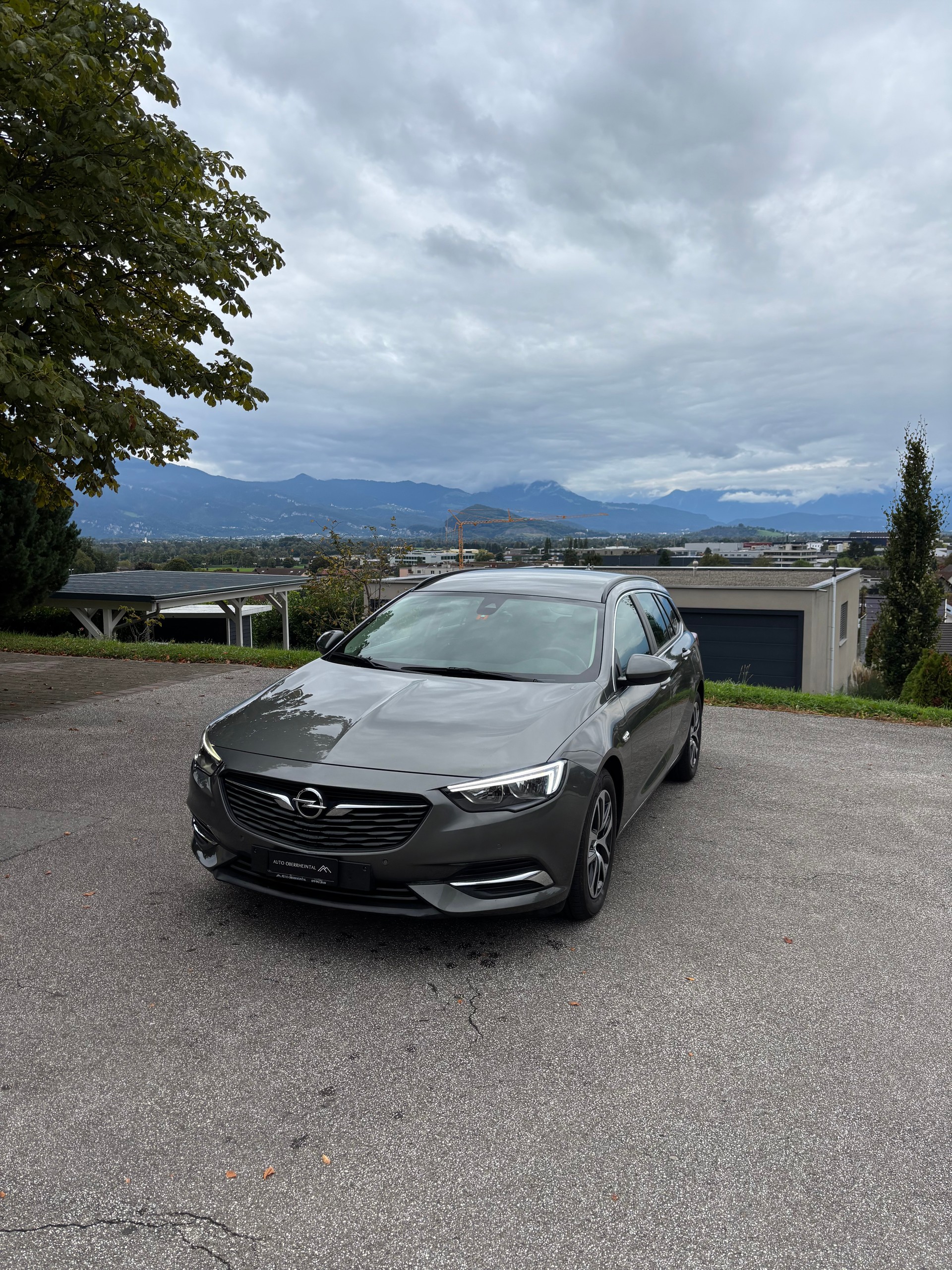 OPEL Insignia 1.5 T Sports Tourer Edition Automatic-image-1