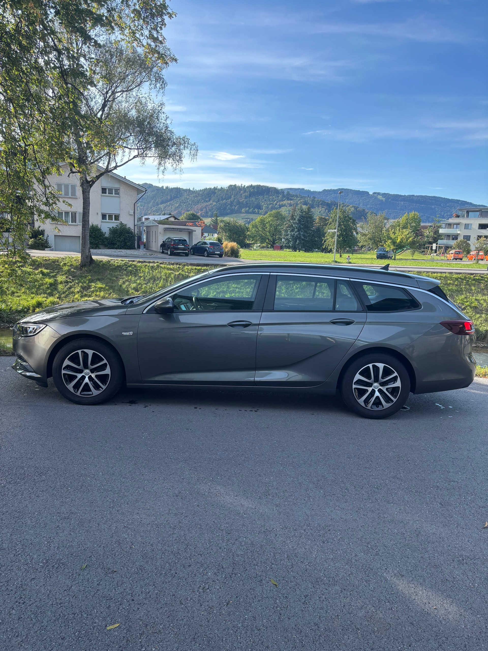OPEL Insignia 1.5 T Sports Tourer Edition Automatic-image-3