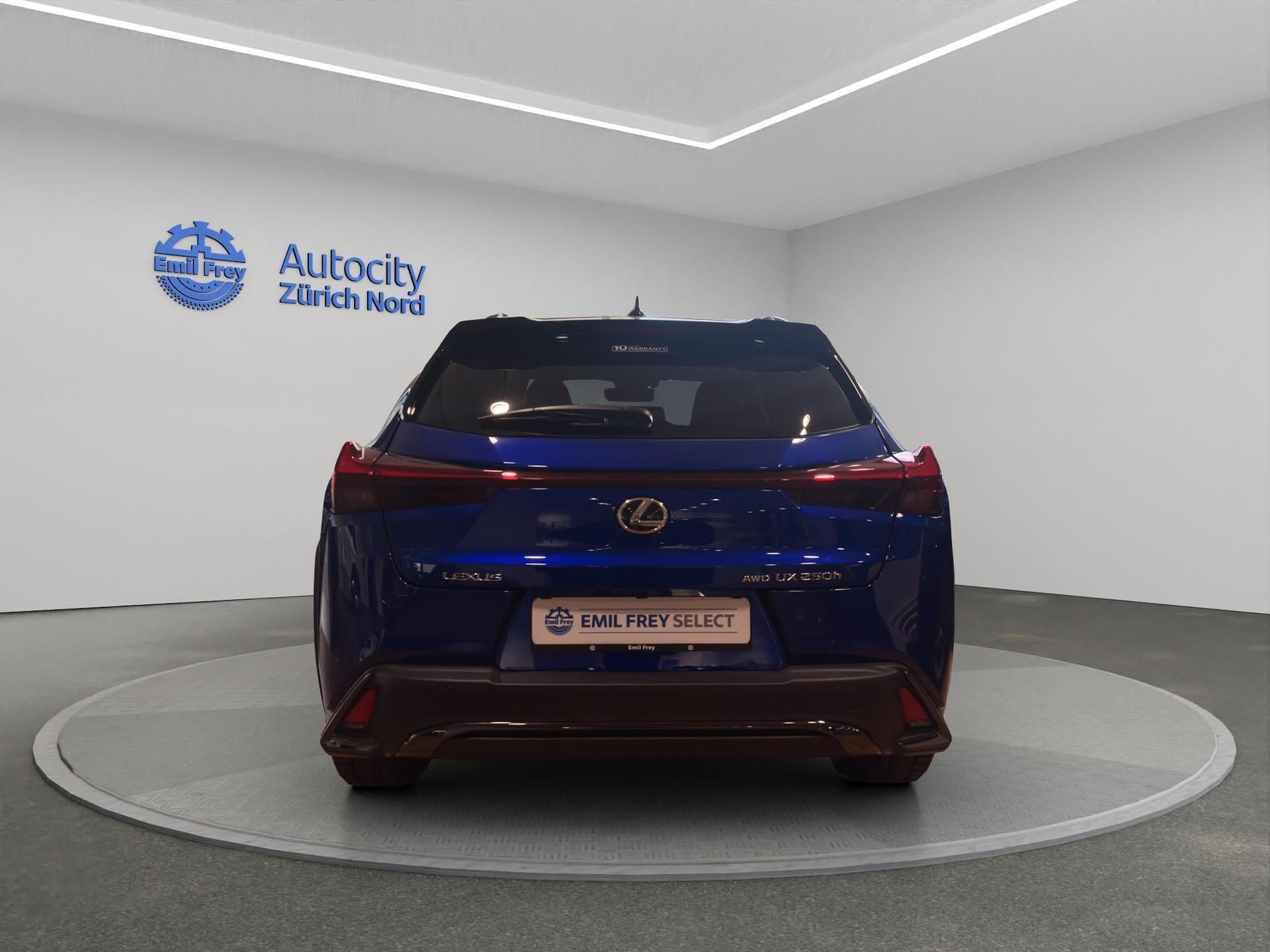 LEXUS UX 250h F-Line-showroom-element-3