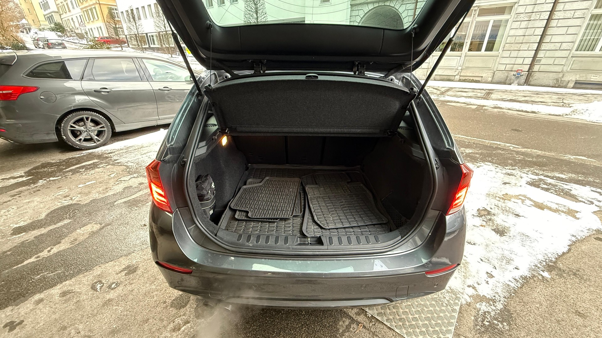 BMW X1 xDrive 28i xLine Steptronic-image-2