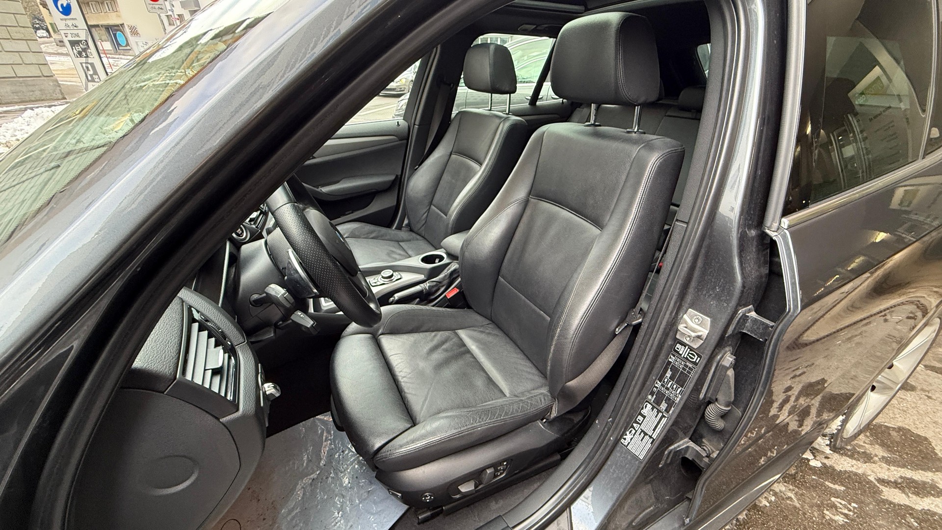 BMW X1 xDrive 28i xLine Steptronic-image-9