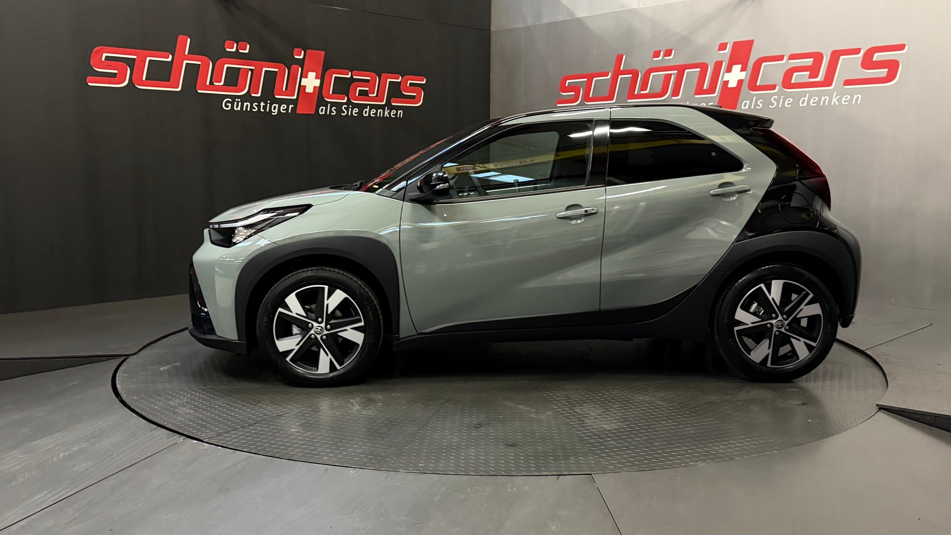 TOYOTA Aygo X 1.5 VVT-I HSD Trend-showroom-element-2