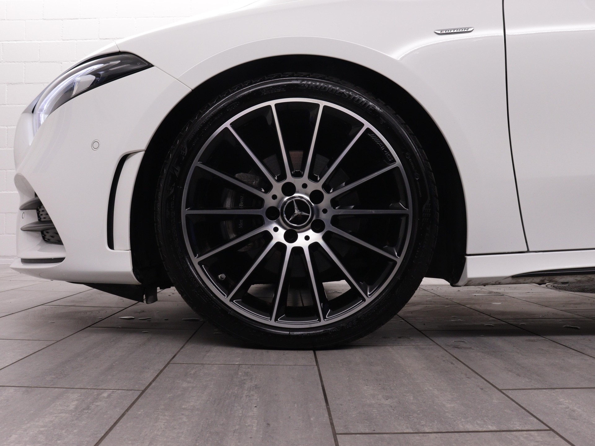 MERCEDES-BENZ A 180 Night Star AMG Line-image-13