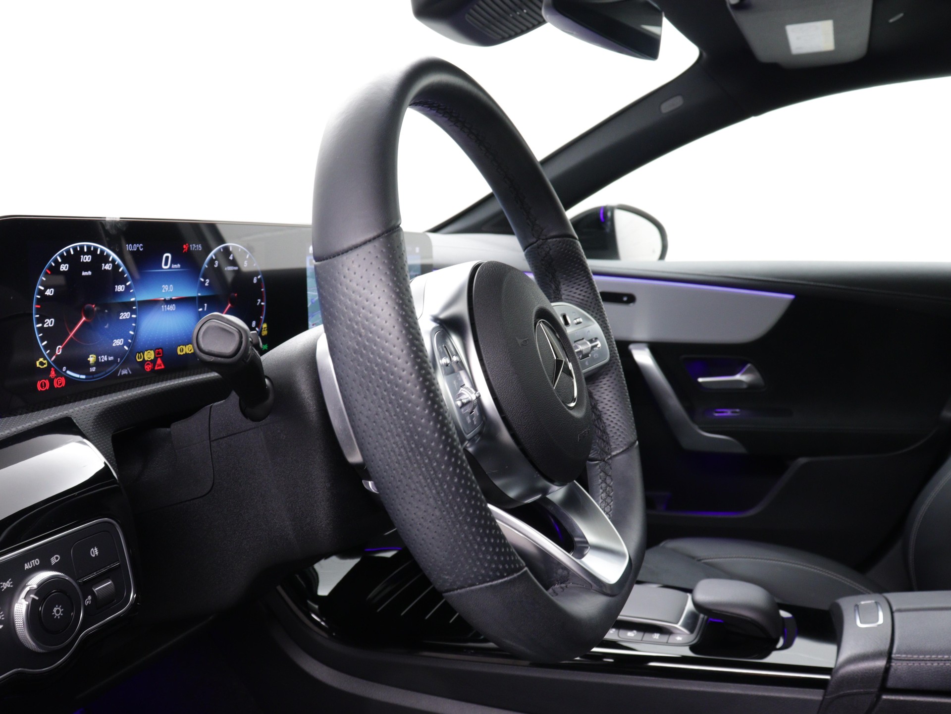 MERCEDES-BENZ A 180 Night Star AMG Line-image-6