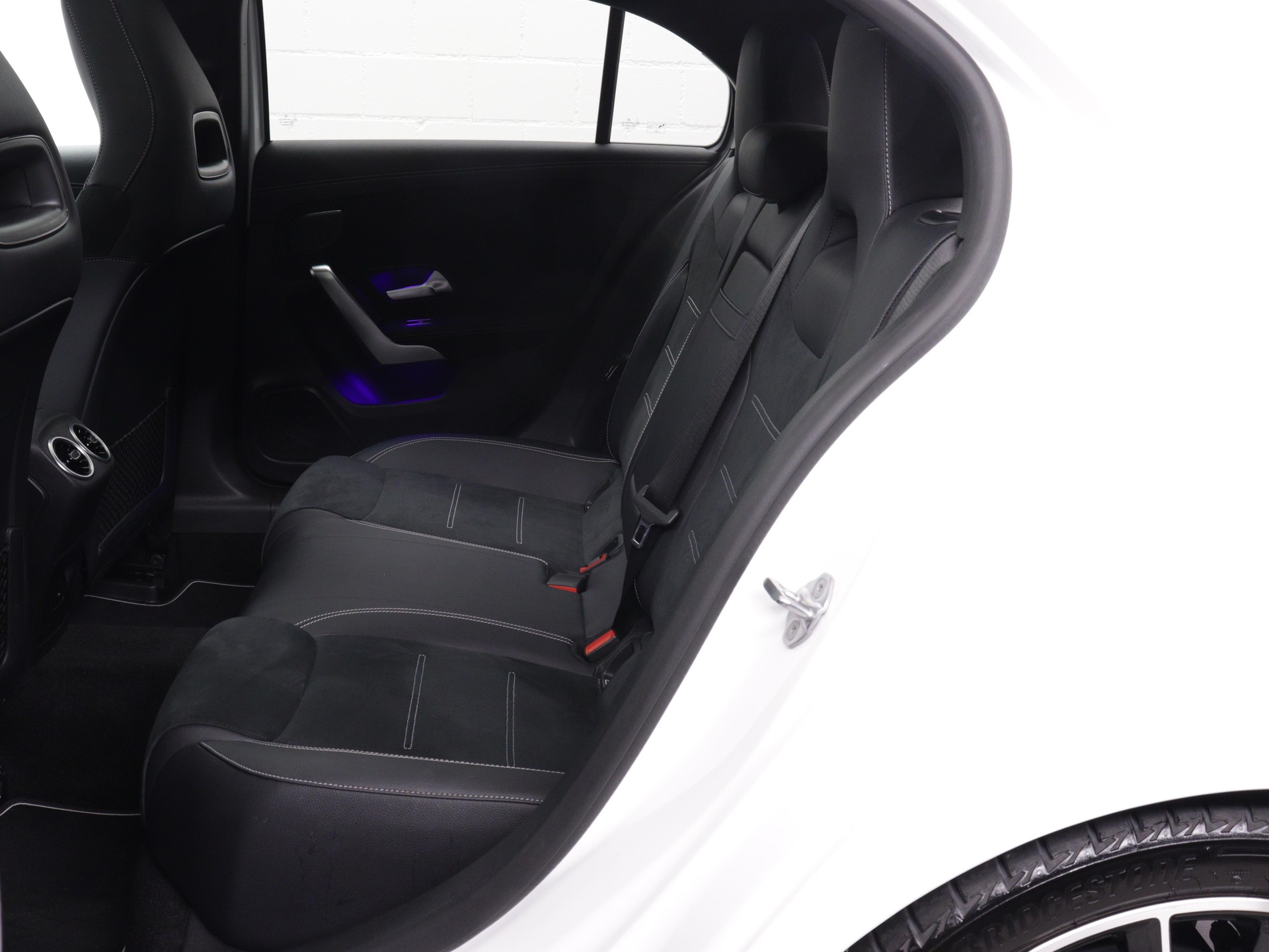 MERCEDES-BENZ A 180 Night Star AMG Line-image-10