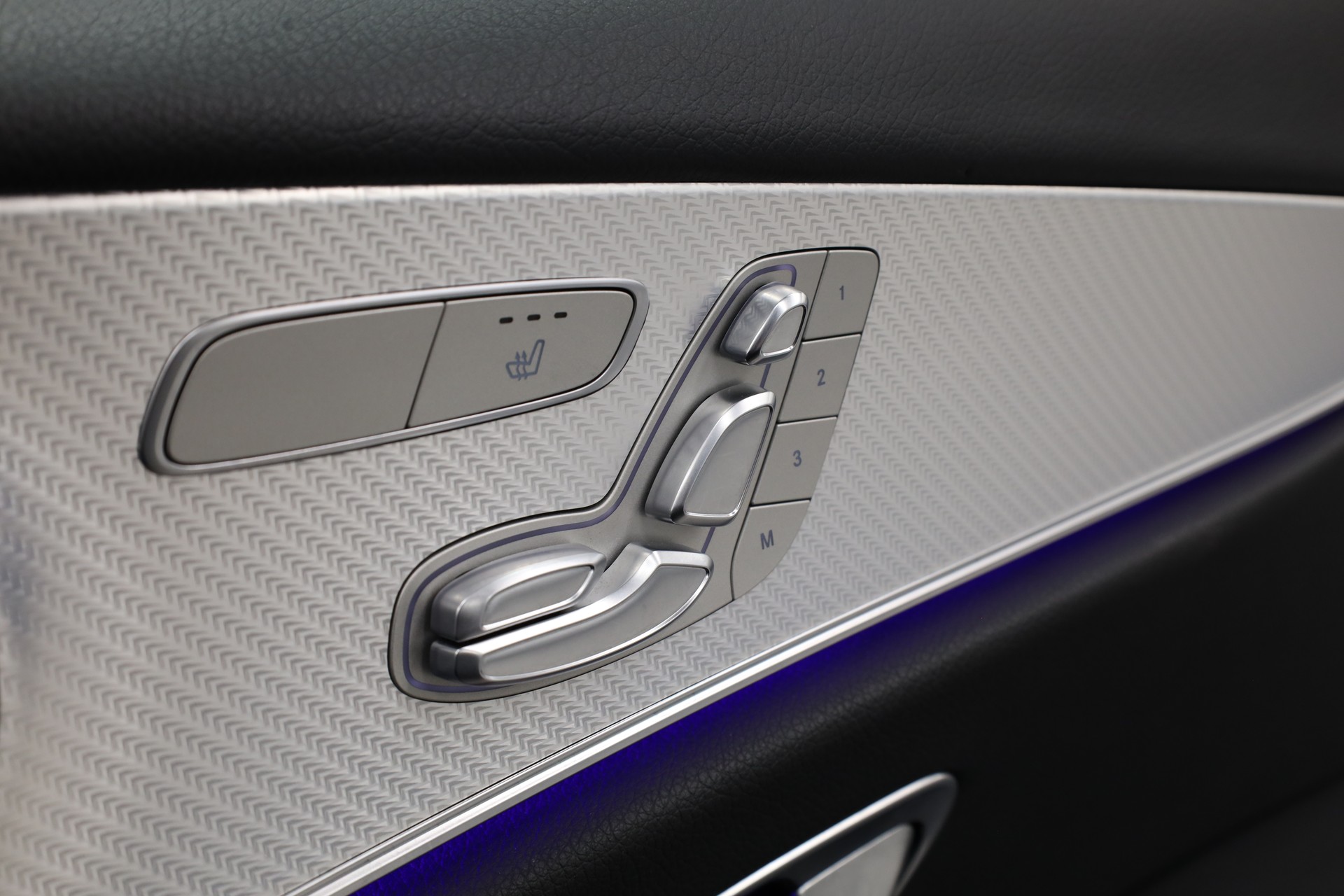 MERCEDES-BENZ E 200 Avantgarde Kombi-image-24