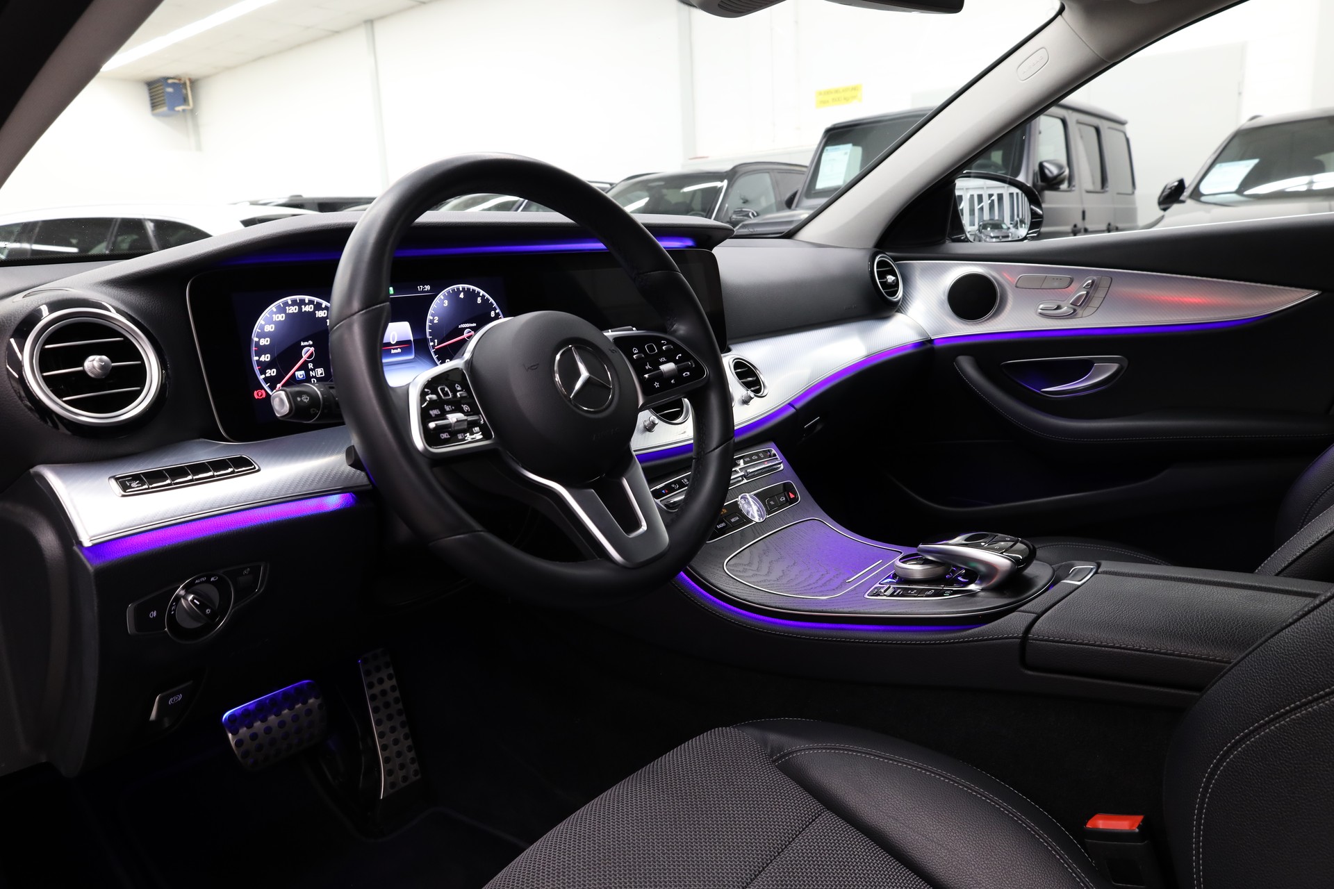 MERCEDES-BENZ E 200 Avantgarde Kombi-image-13