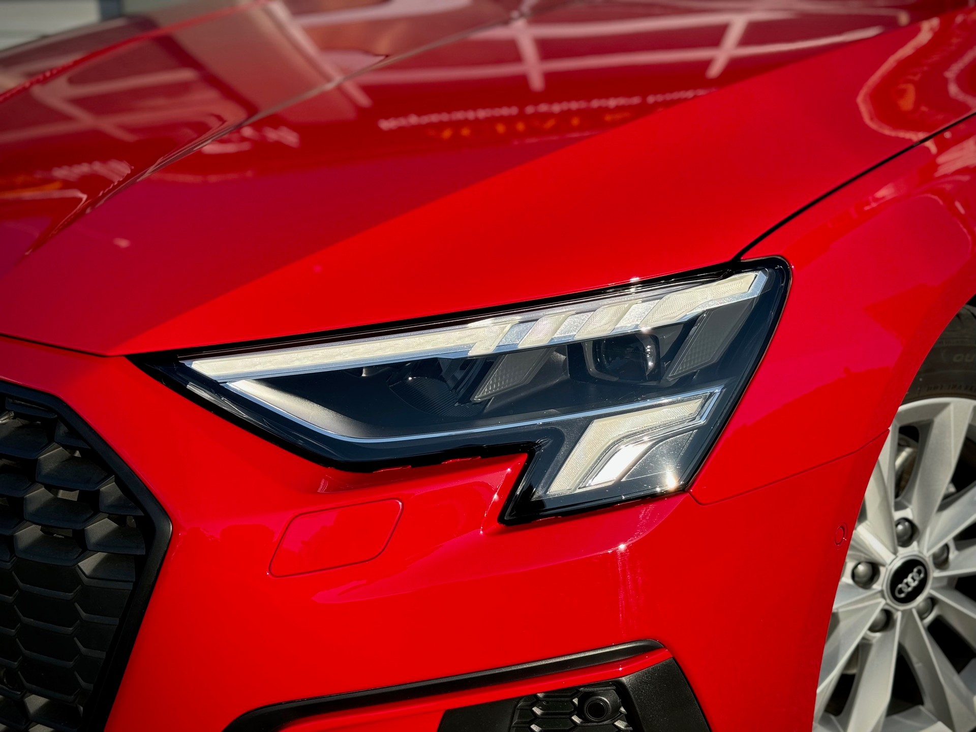 AUDI A3 Sportback 35 TFSI S-tronic - Véhicule Suisse (CH)-image-4