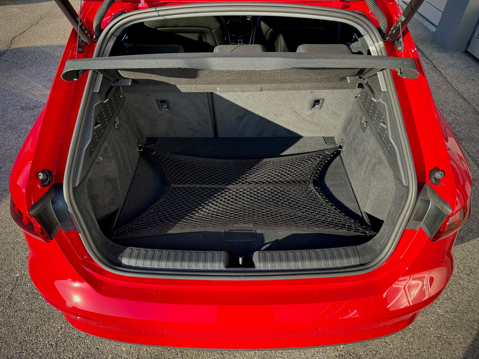 AUDI A3 Sportback 35 TFSI S-tronic - Véhicule Suisse (CH)-image-12