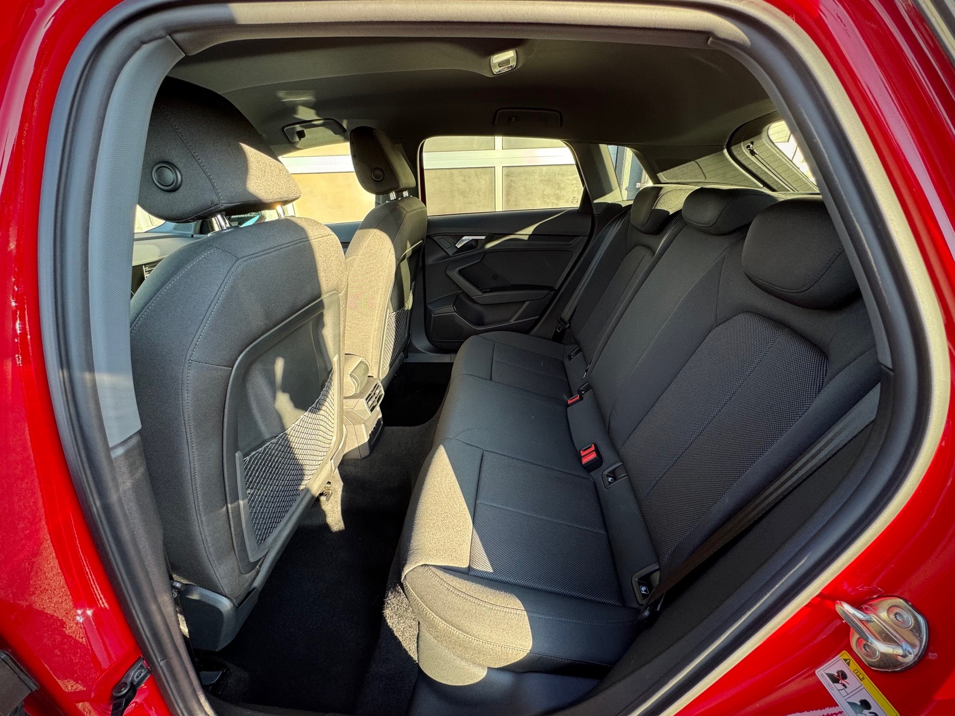AUDI A3 Sportback 35 TFSI S-tronic - Véhicule Suisse (CH)-image-10