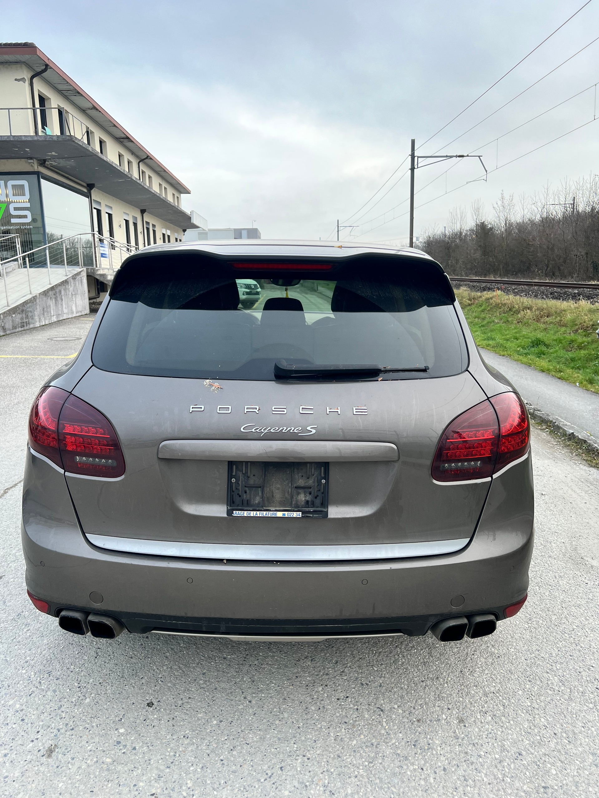 PORSCHE Cayenne S-image-4