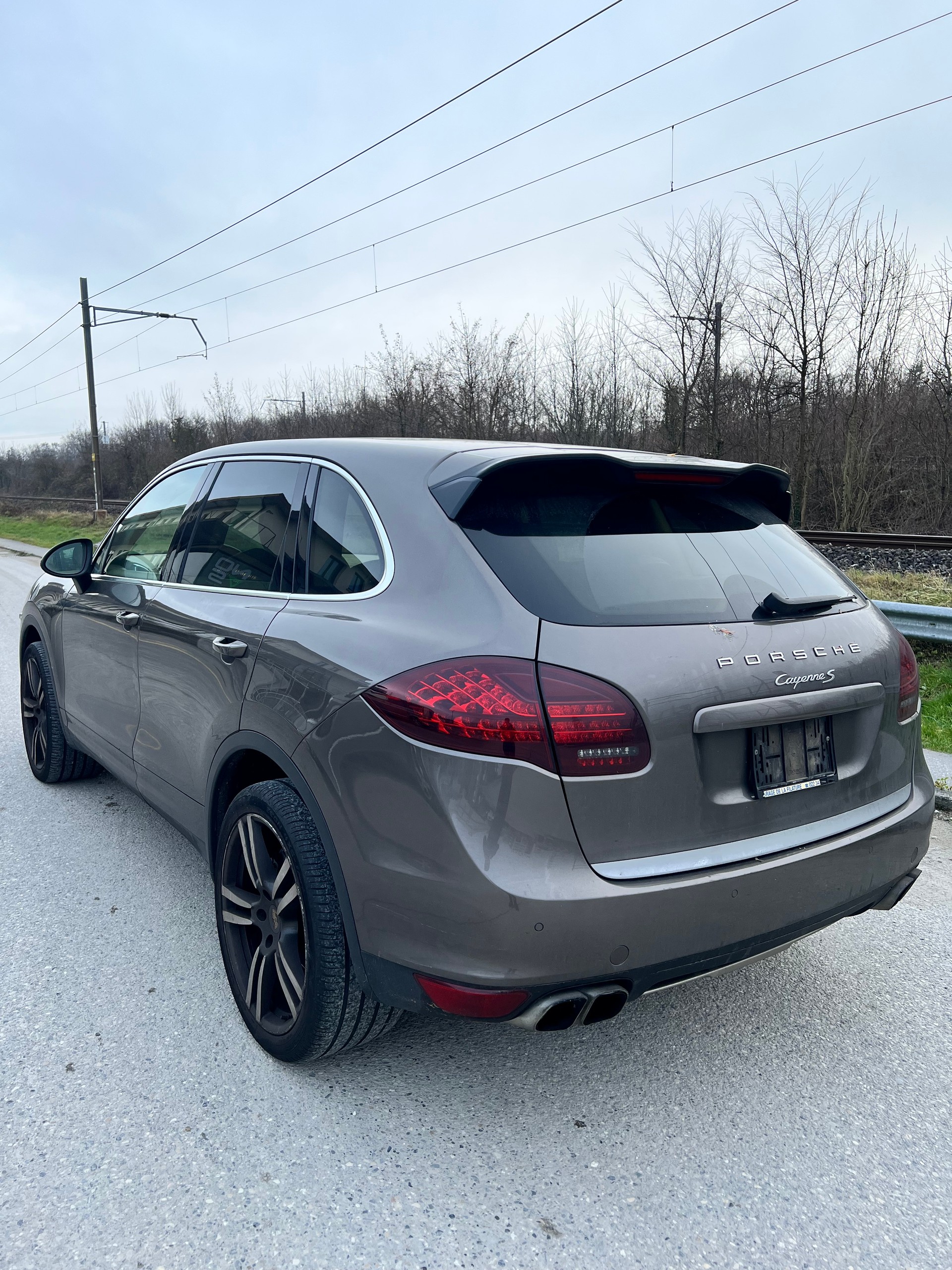 PORSCHE Cayenne S-image-2