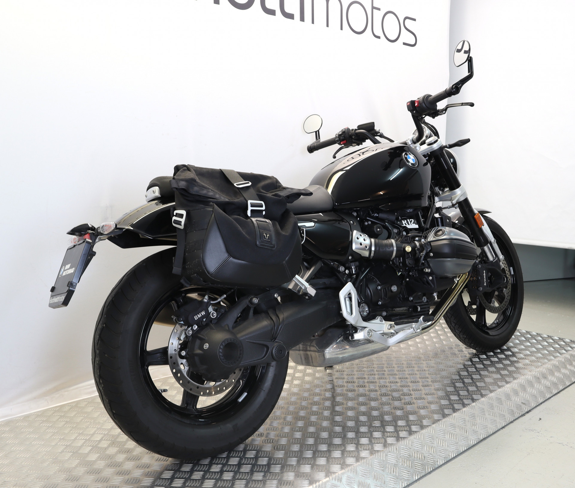 BMW R 12-image-1