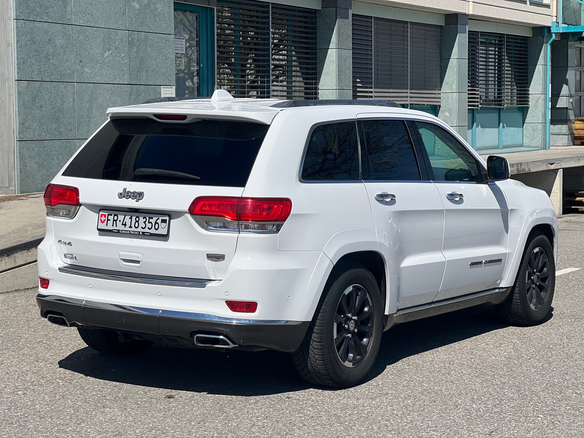 JEEP Grand Cherokee 3.0 CRD Summit Automatic-image-4