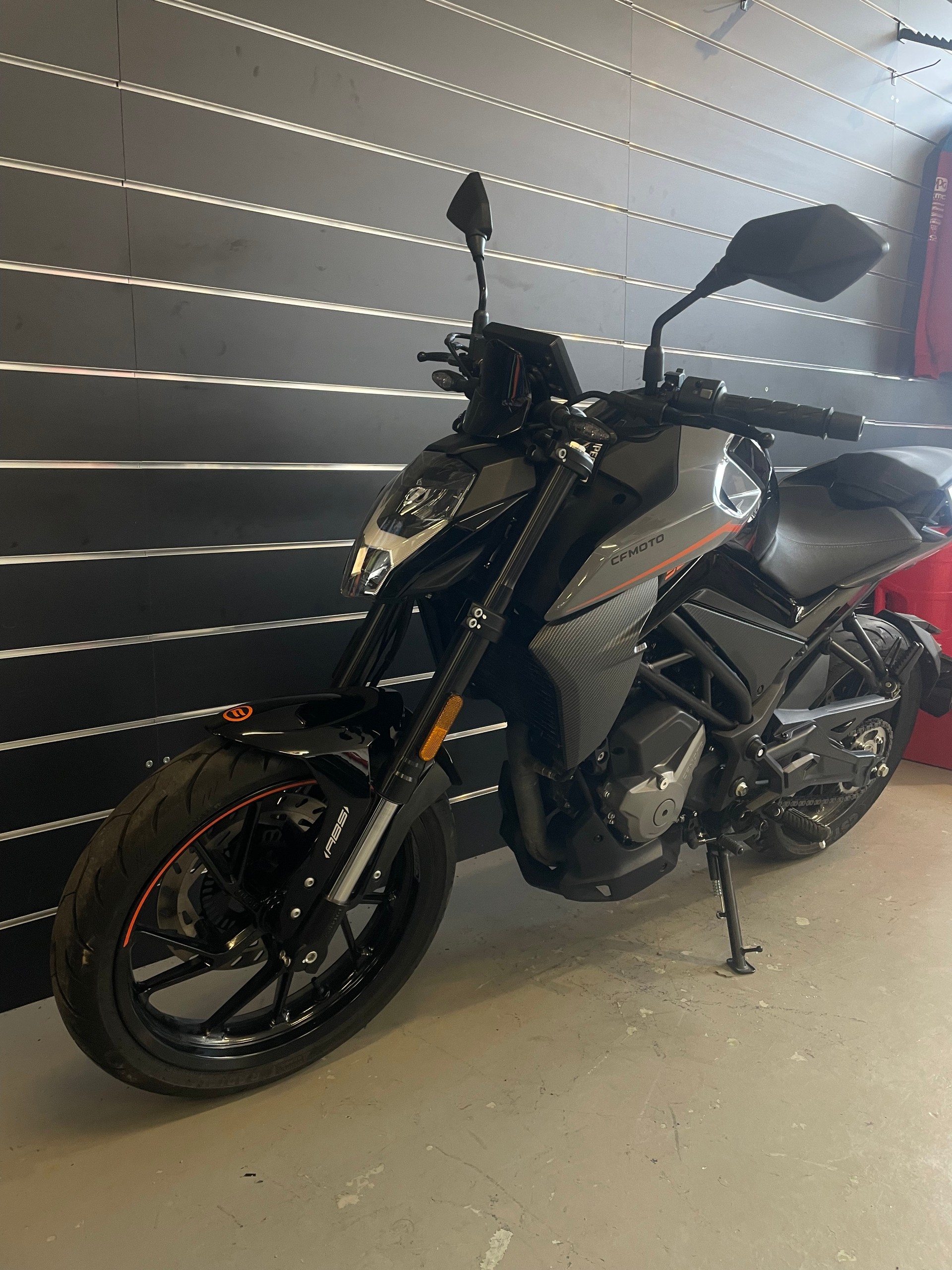 CF MOTO 300NK-image-4