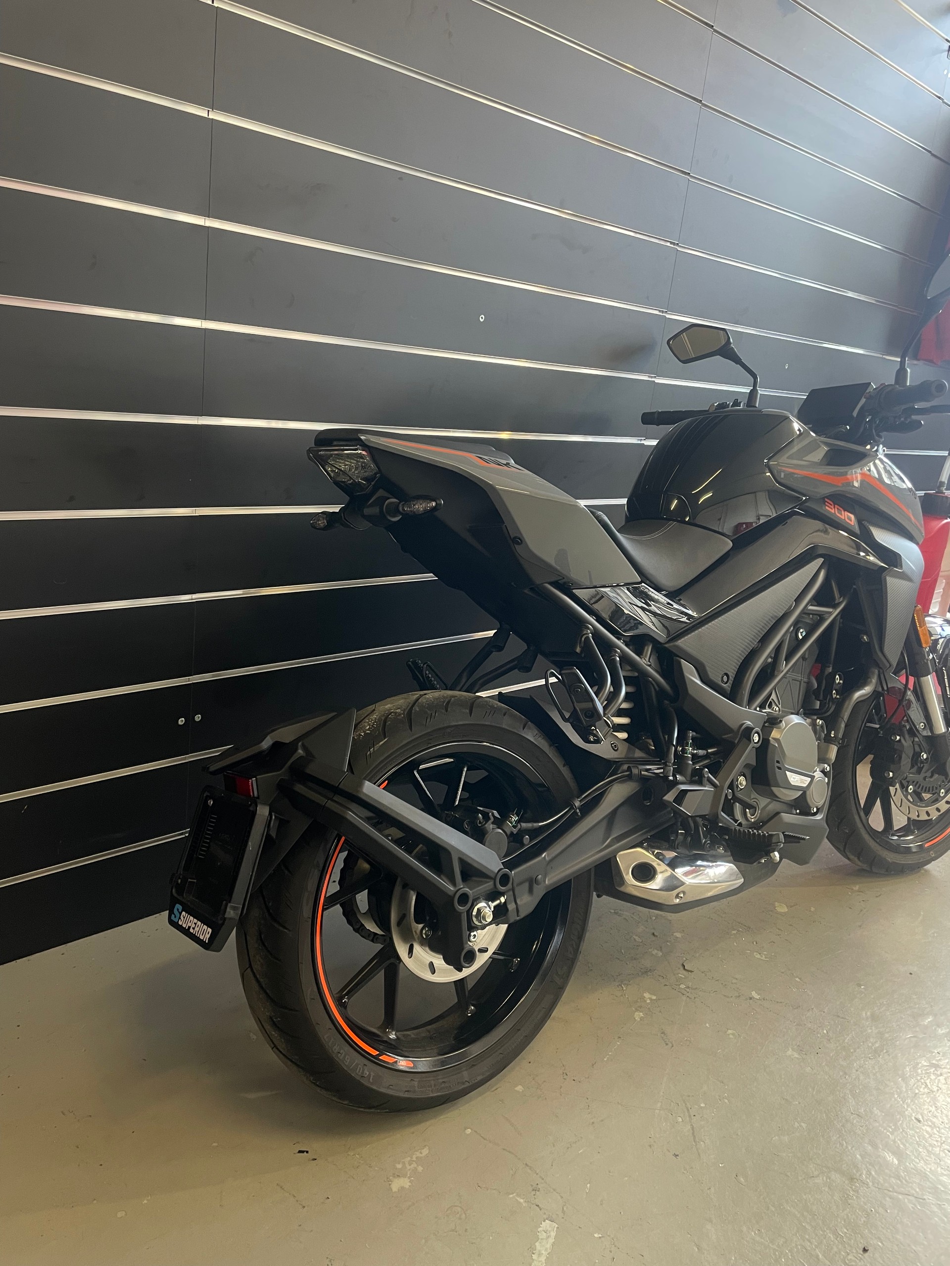 CF MOTO 300NK-image-3