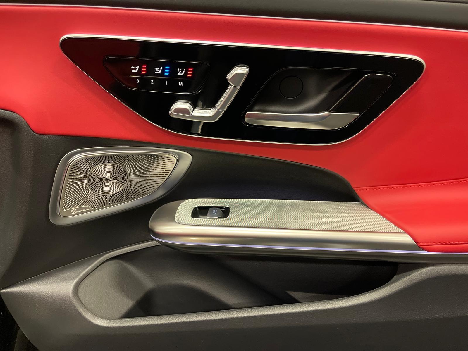 MERCEDES-BENZ CLE 53 AMG 4matic+ Cabriolet-image-28