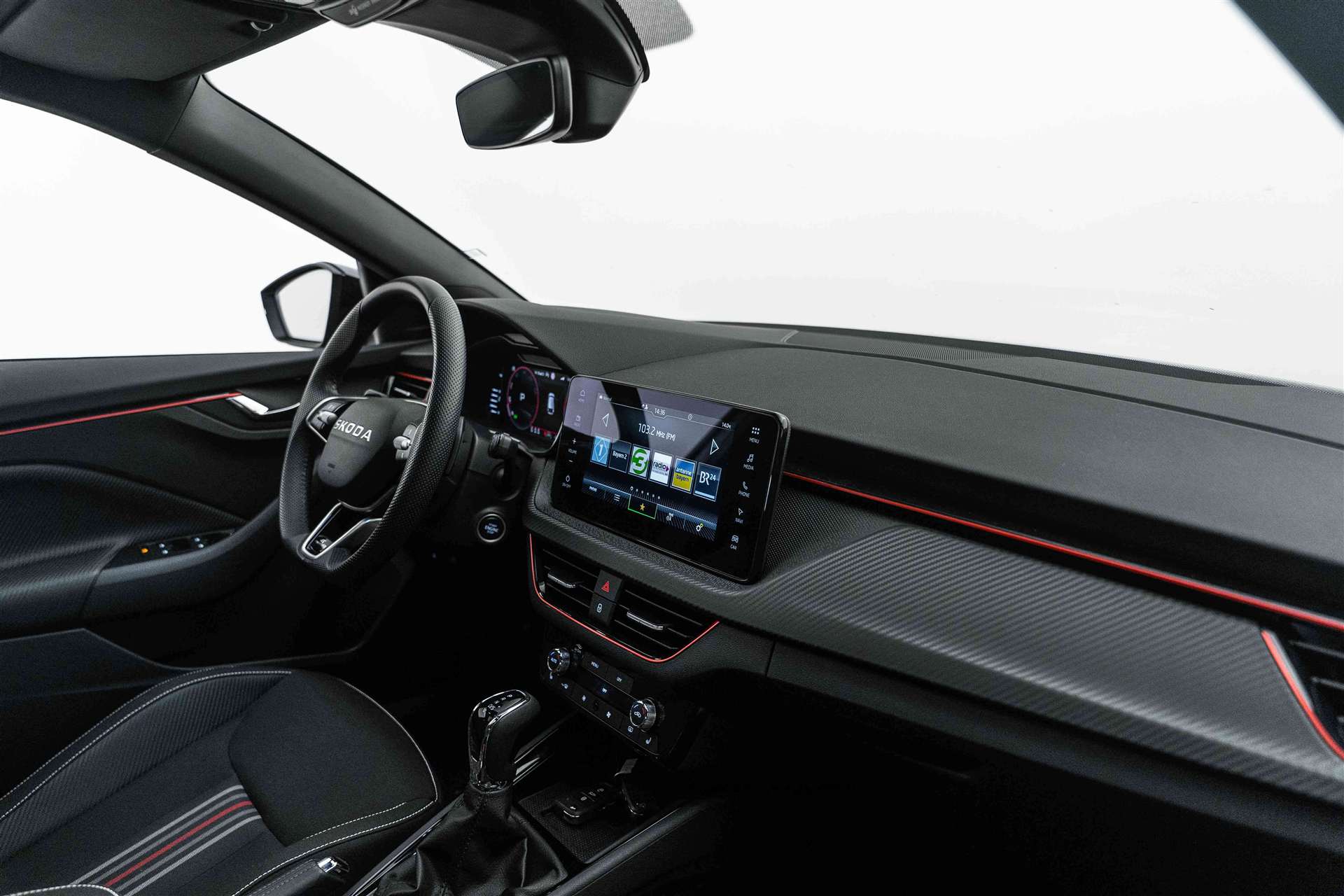 SKODA Scala 1.5 TSI Monte Carlo DSG-image-11