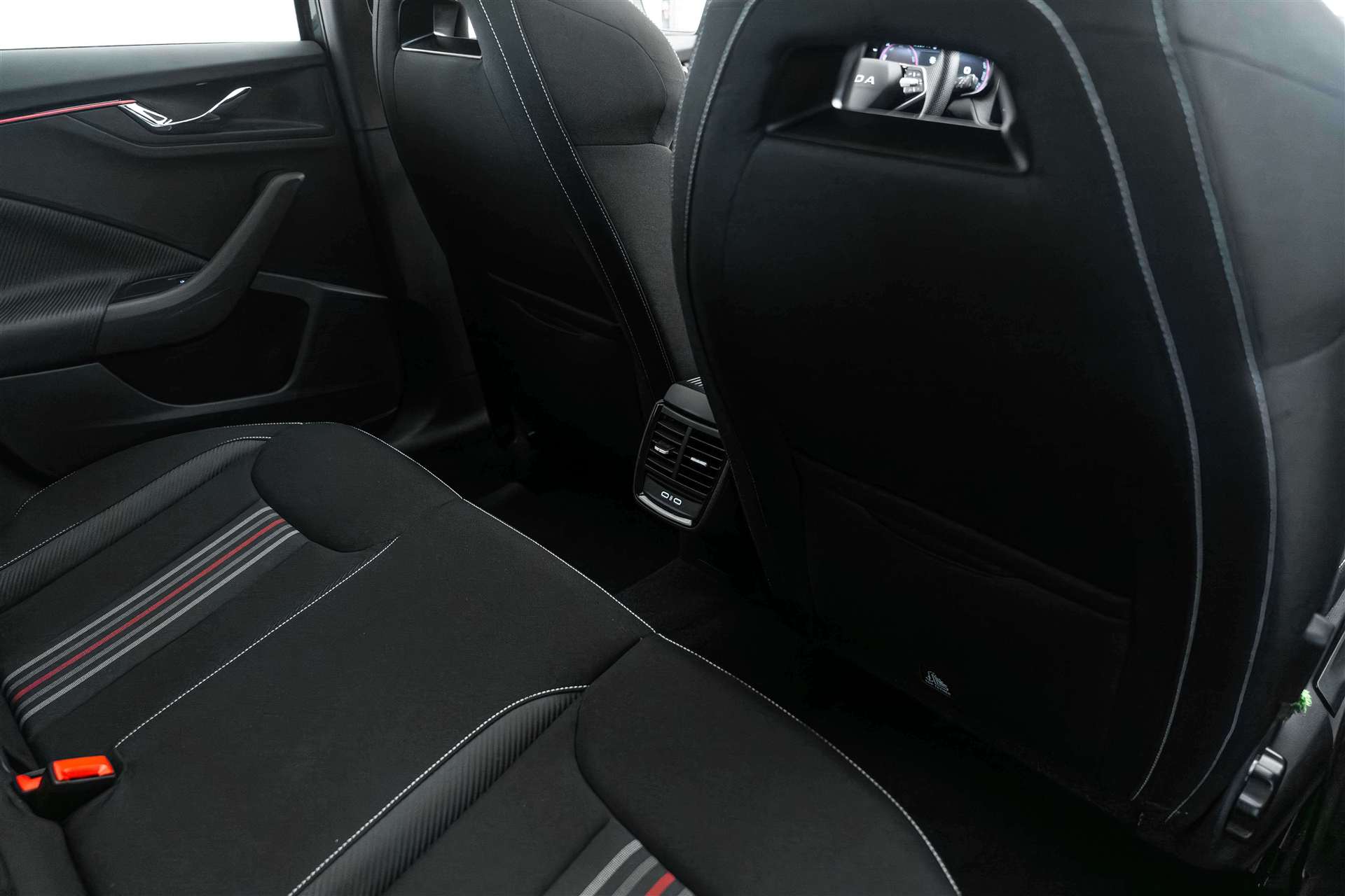 SKODA Scala 1.5 TSI Monte Carlo DSG-image-14