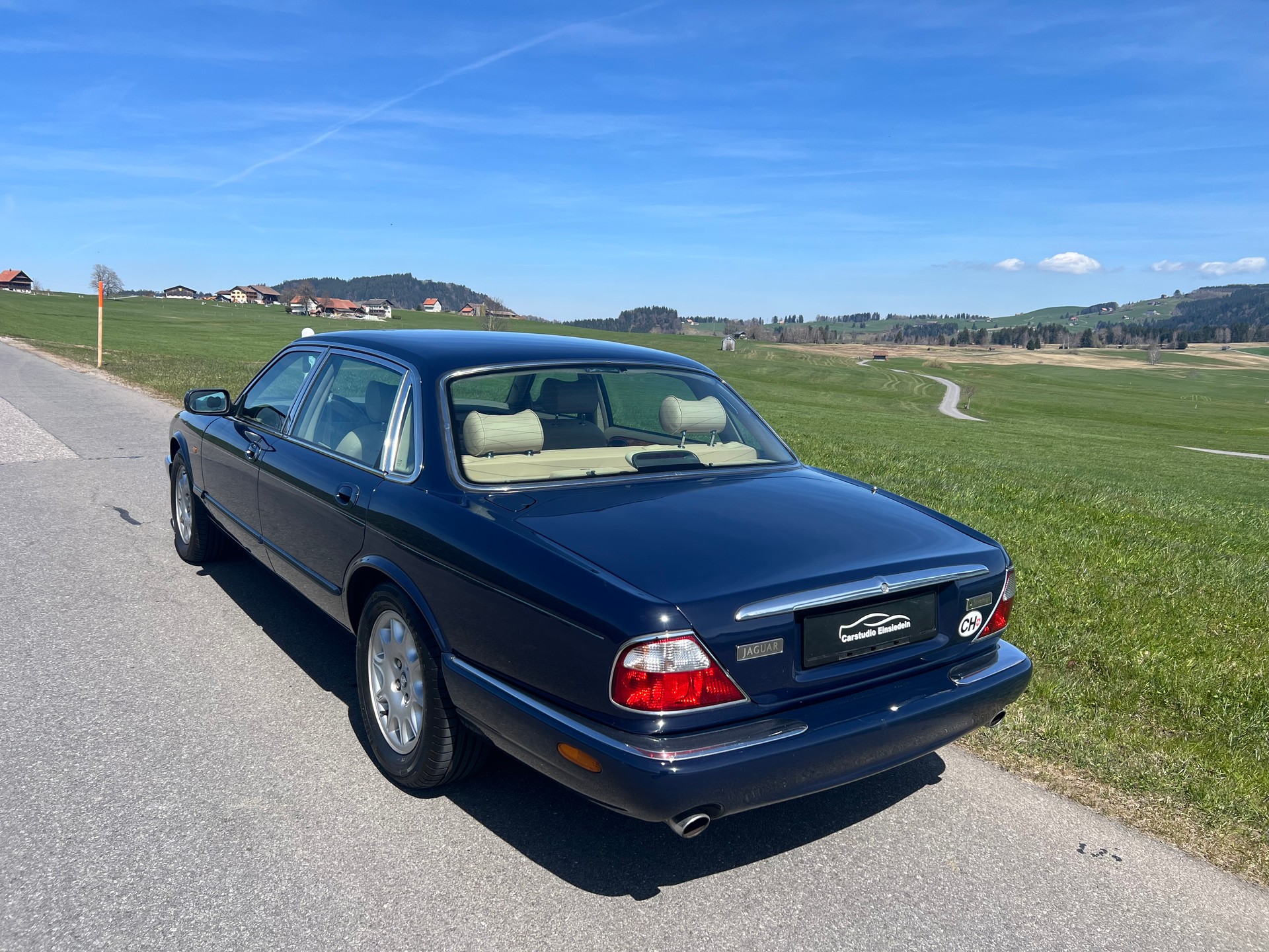 JAGUAR XJ 4.0 V8 Sovereign-image-3