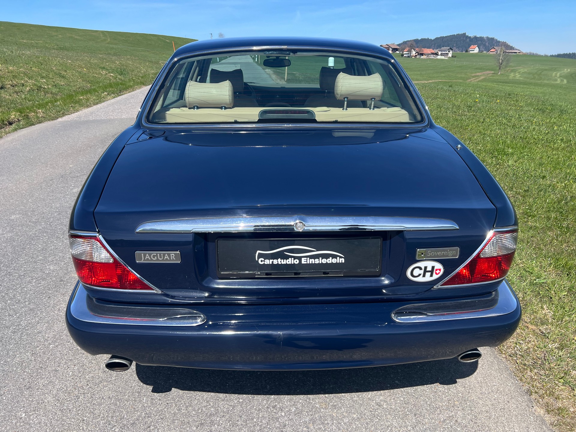 JAGUAR XJ 4.0 V8 Sovereign-image-4