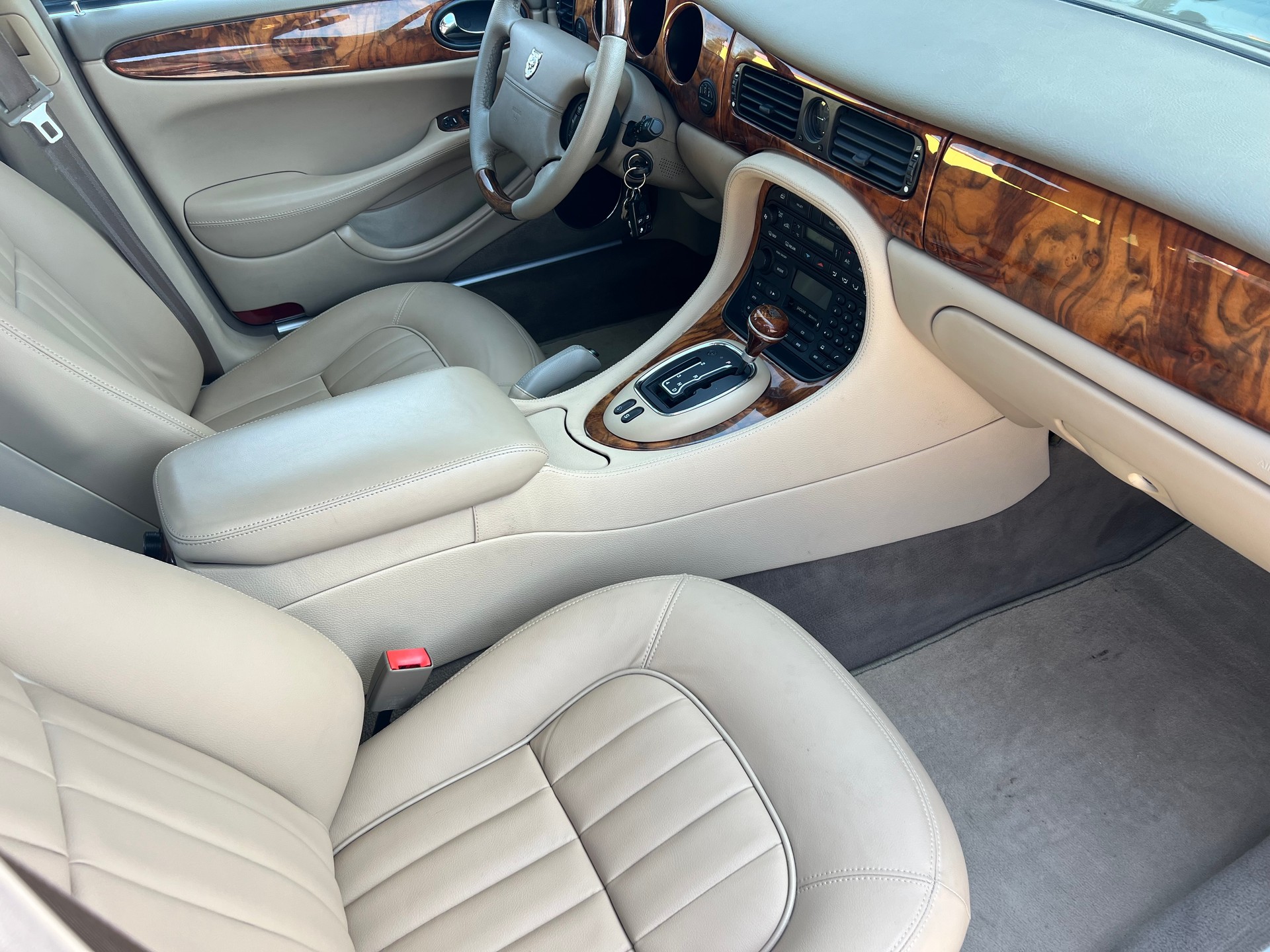 JAGUAR XJ 4.0 V8 Sovereign-image-9