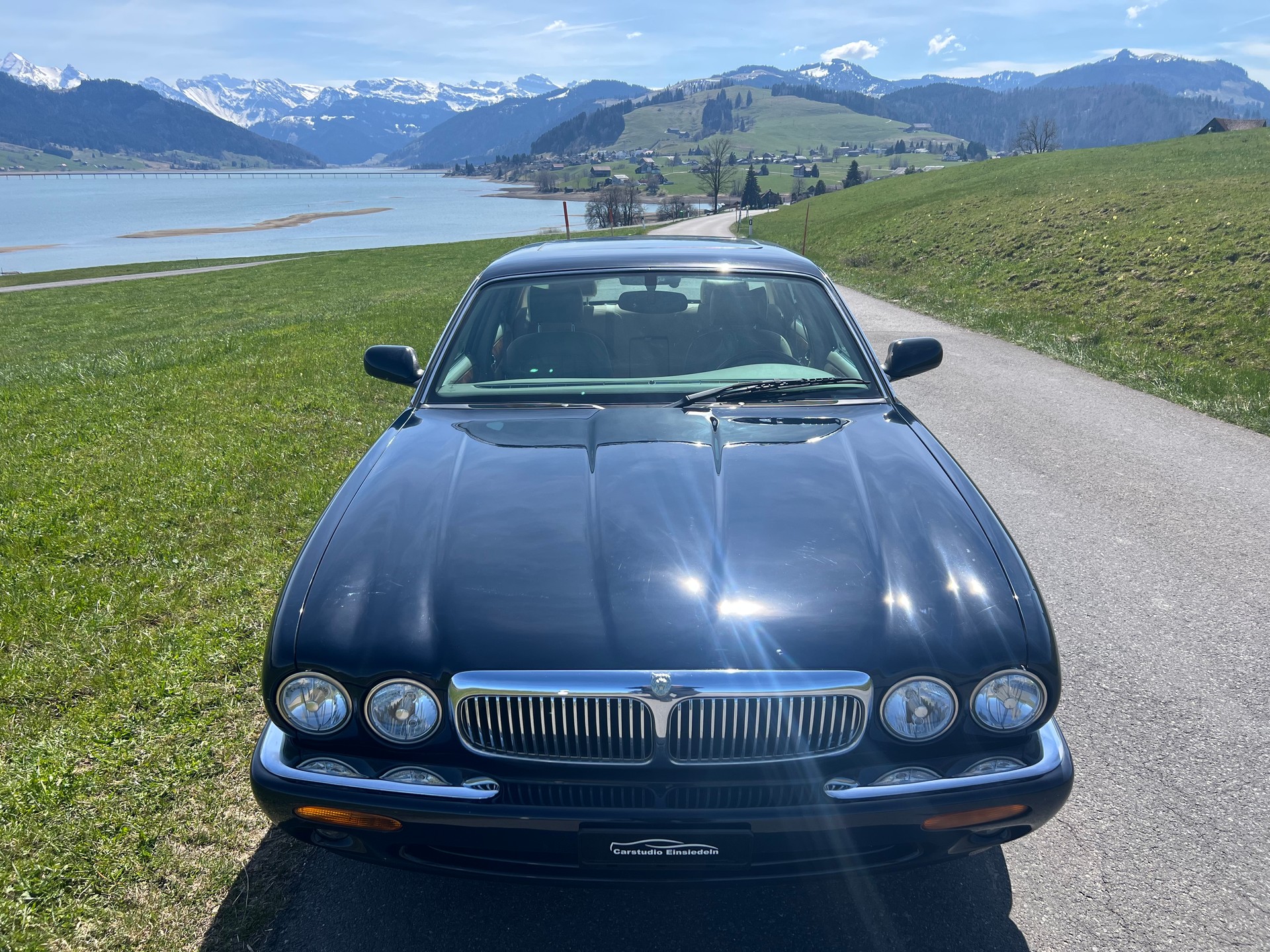 JAGUAR XJ 4.0 V8 Sovereign-image-1