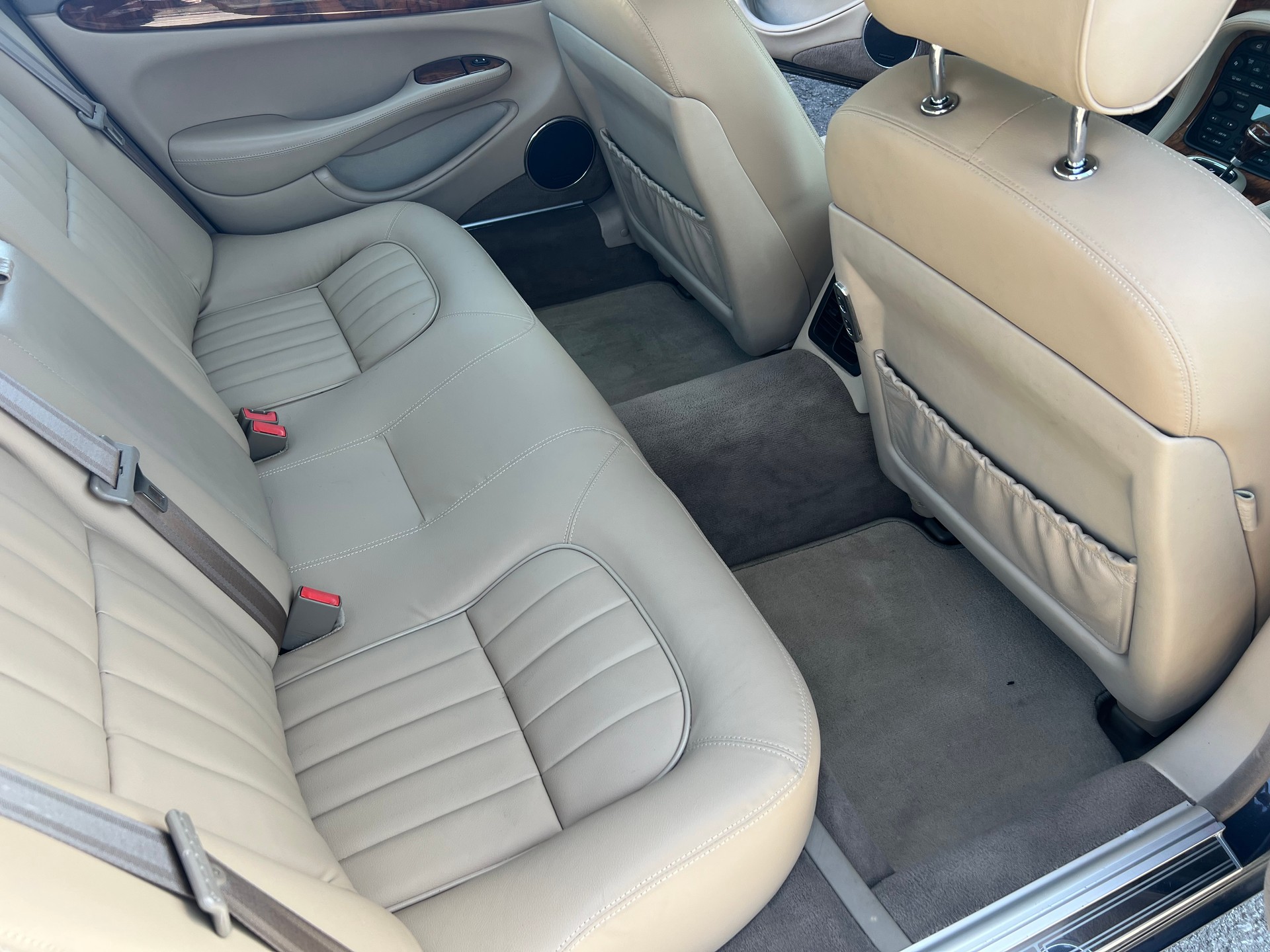 JAGUAR XJ 4.0 V8 Sovereign-image-10