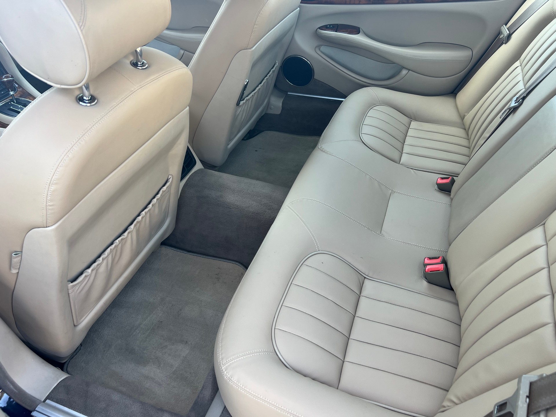 JAGUAR XJ 4.0 V8 Sovereign-image-7