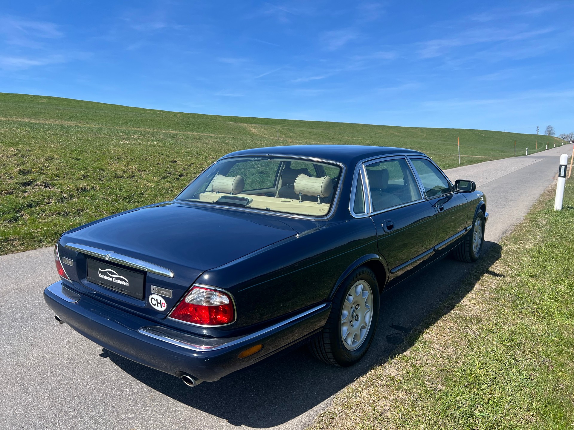 JAGUAR XJ 4.0 V8 Sovereign-image-5