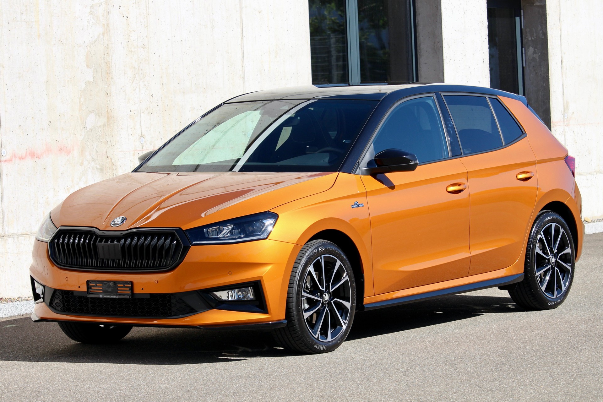 SKODA Fabia 1.5 TSI Monte Carlo DSG 150PS *Sonderlackierung Orange / Black *Panorama Glasdach *5 Jahre Werks-Garantie!-image-10